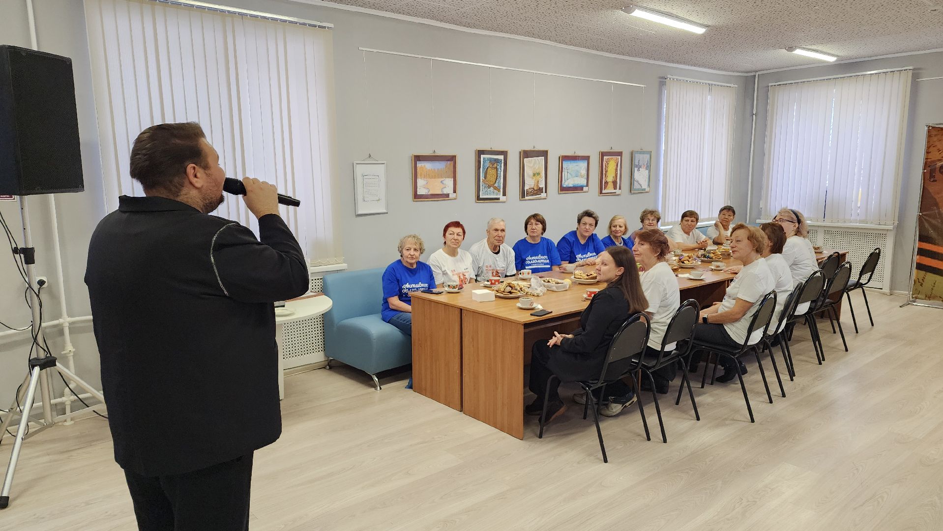 активное долголетие, человек идущий, северная ходьба, лосино-петровский,