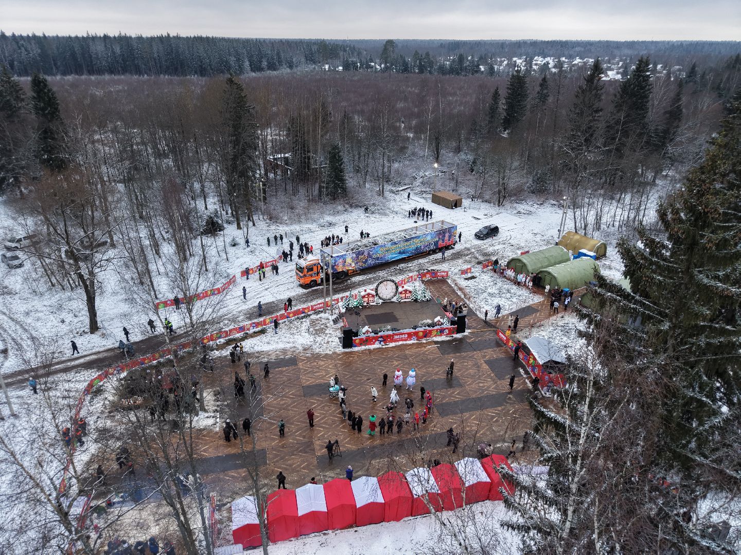 видео с коптера, новогодняя ель, ель из рузы в кремль,