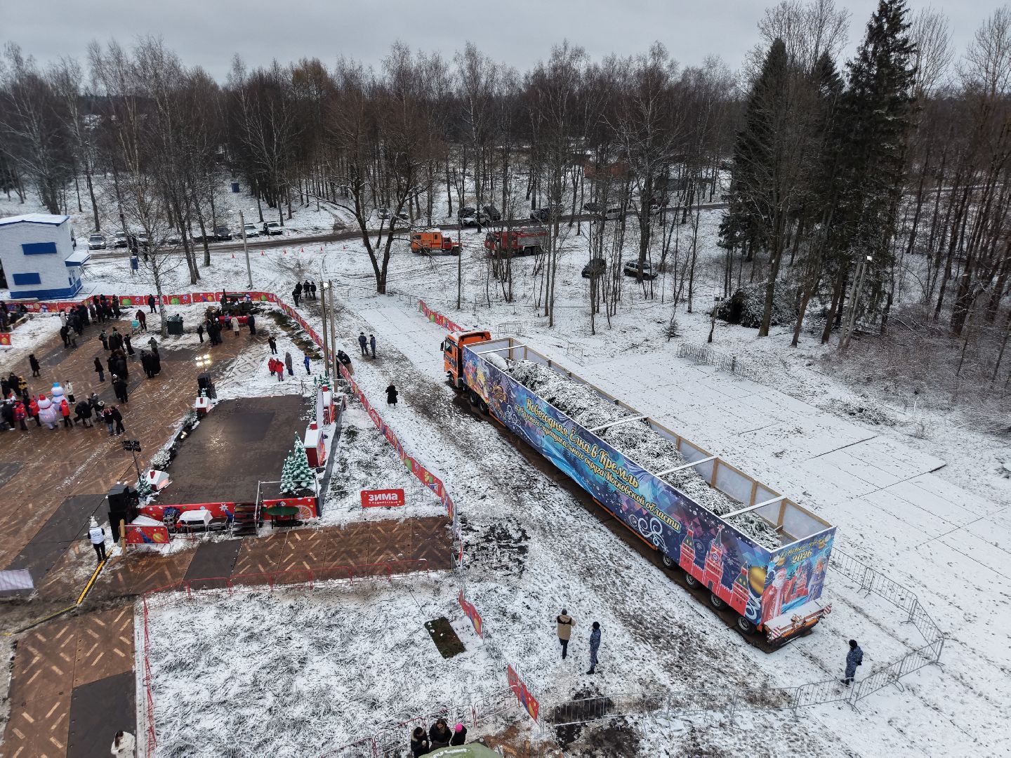 видео с коптера, новогодняя ель, ель из рузы в кремль,
