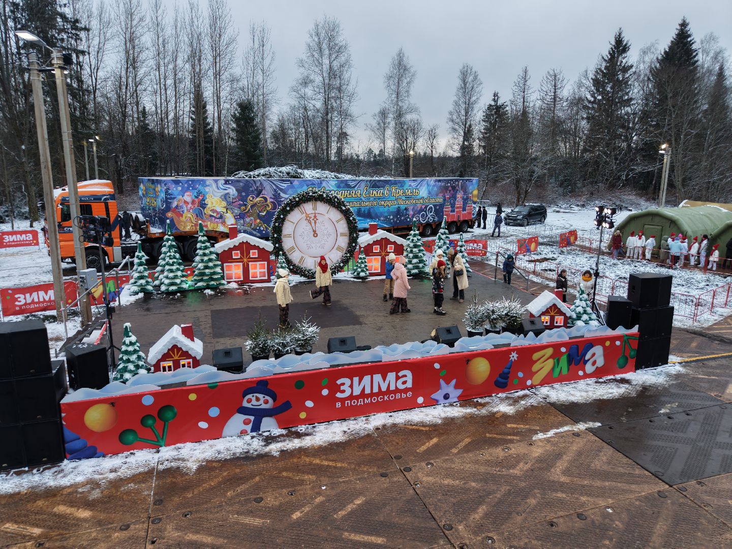 видео с коптера, новогодняя ель, ель из рузы в кремль,