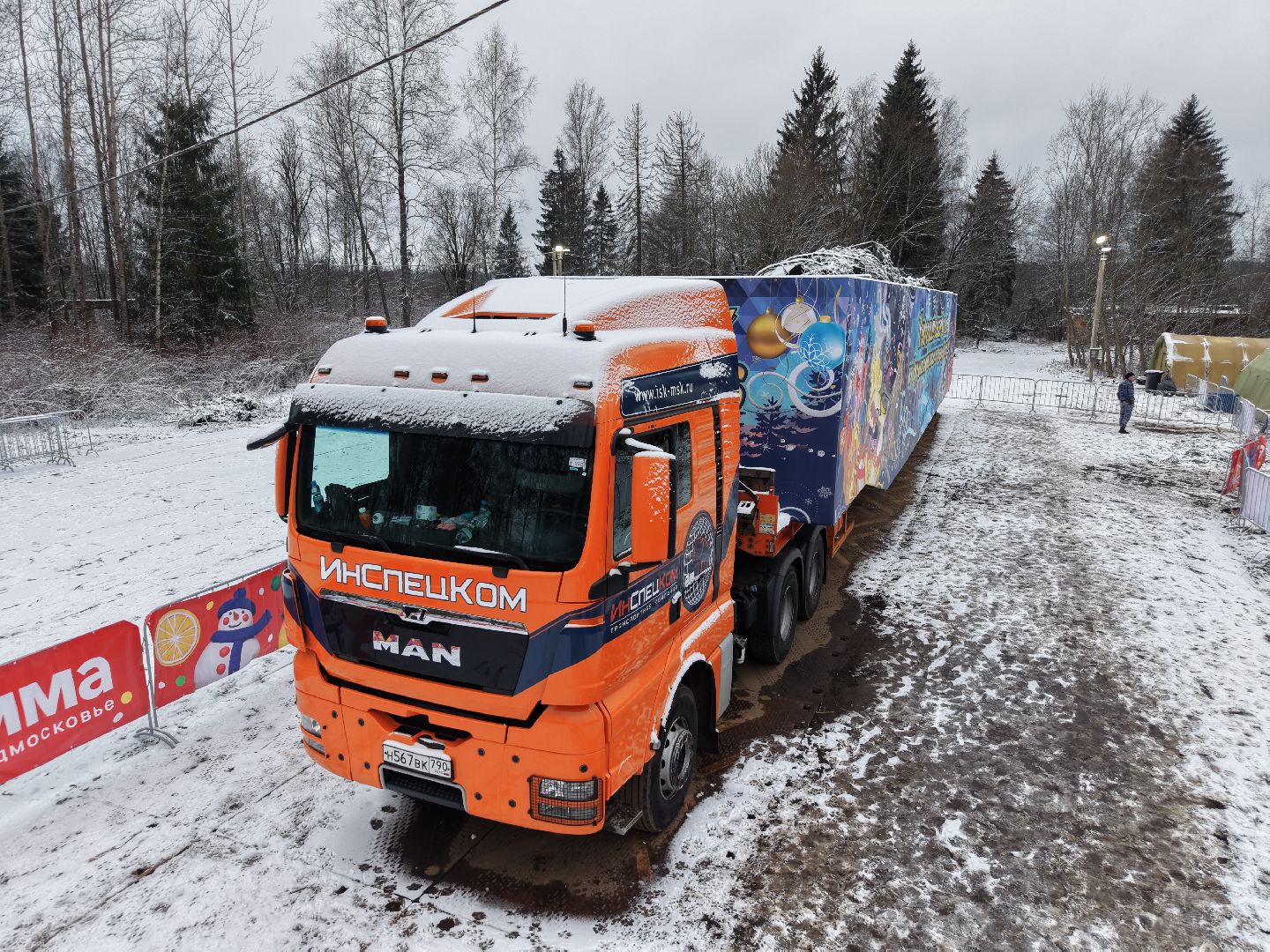 видео с коптера, новогодняя ель, ель из рузы в кремль,