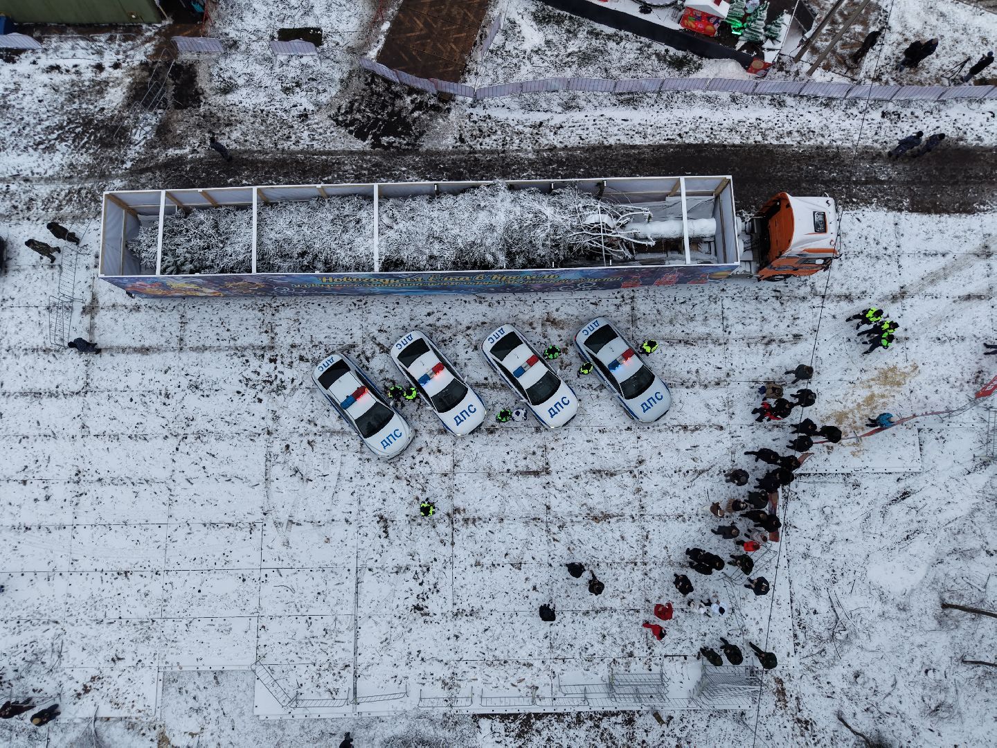 видео с коптера, новогодняя ель, ель из рузы в кремль,