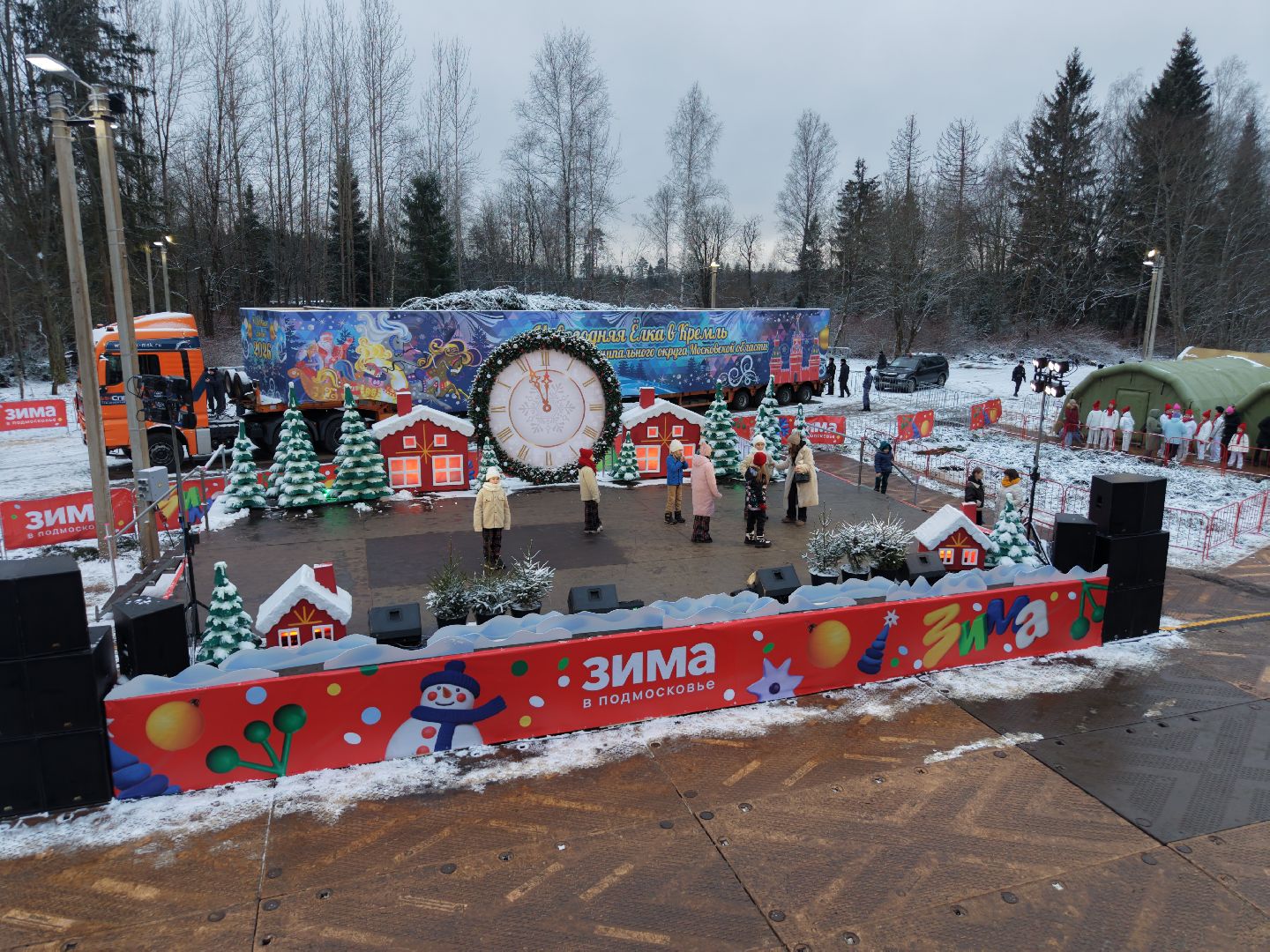 видео с коптера, новогодняя ель, ель из рузы в кремль,