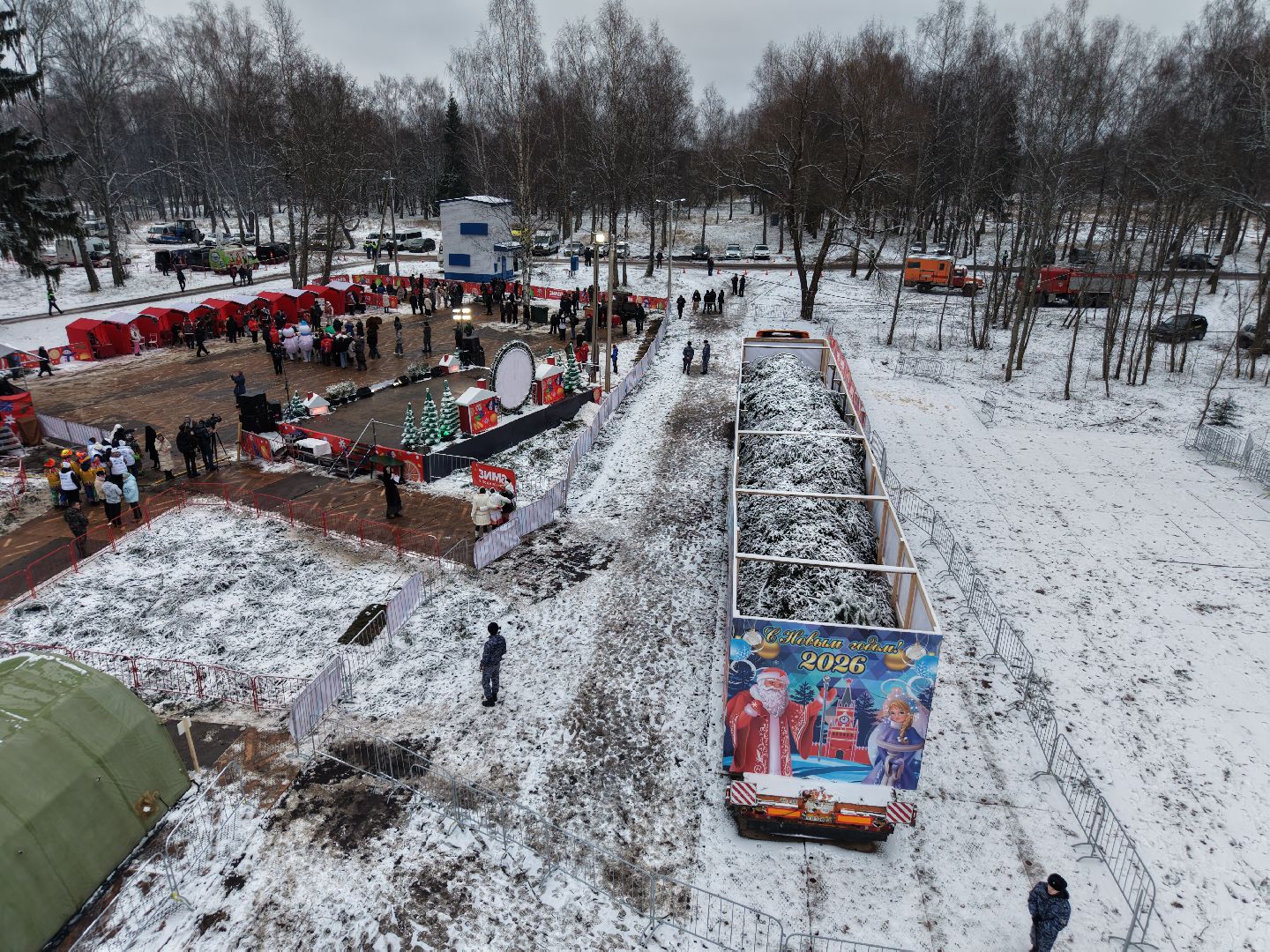 видео с коптера, новогодняя ель, ель из рузы в кремль,