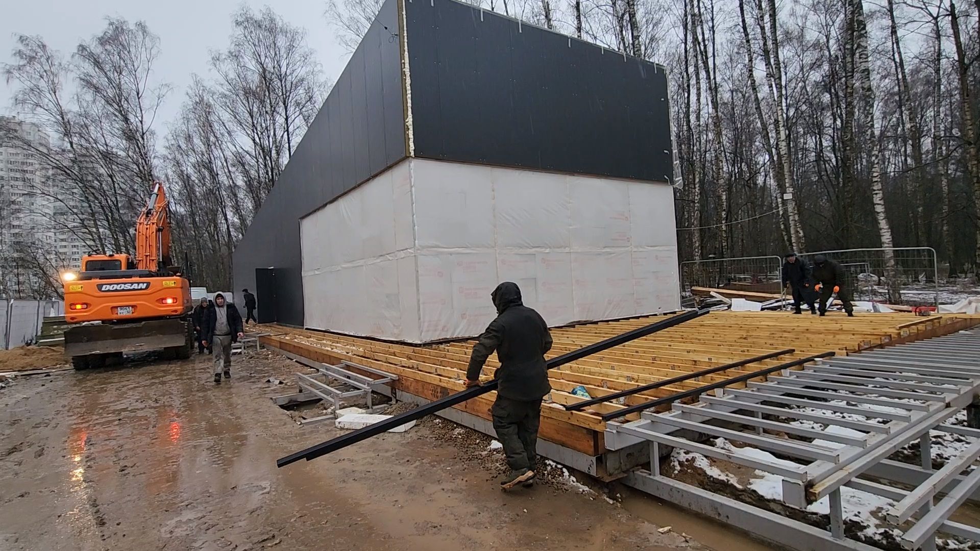 чехов,микрорайон губернский, лесопарк, строительство, благоустройство, универсальный павильон, летняя веранда, терраса, основание под веранду, проходы и проезды, пешеходные зоны, фасадные работы, инженерные сети, канализационно-насосная станция, видеокамеры,  серверная, кафе,госпрограмма московской области, формирование комфортной городской среды,