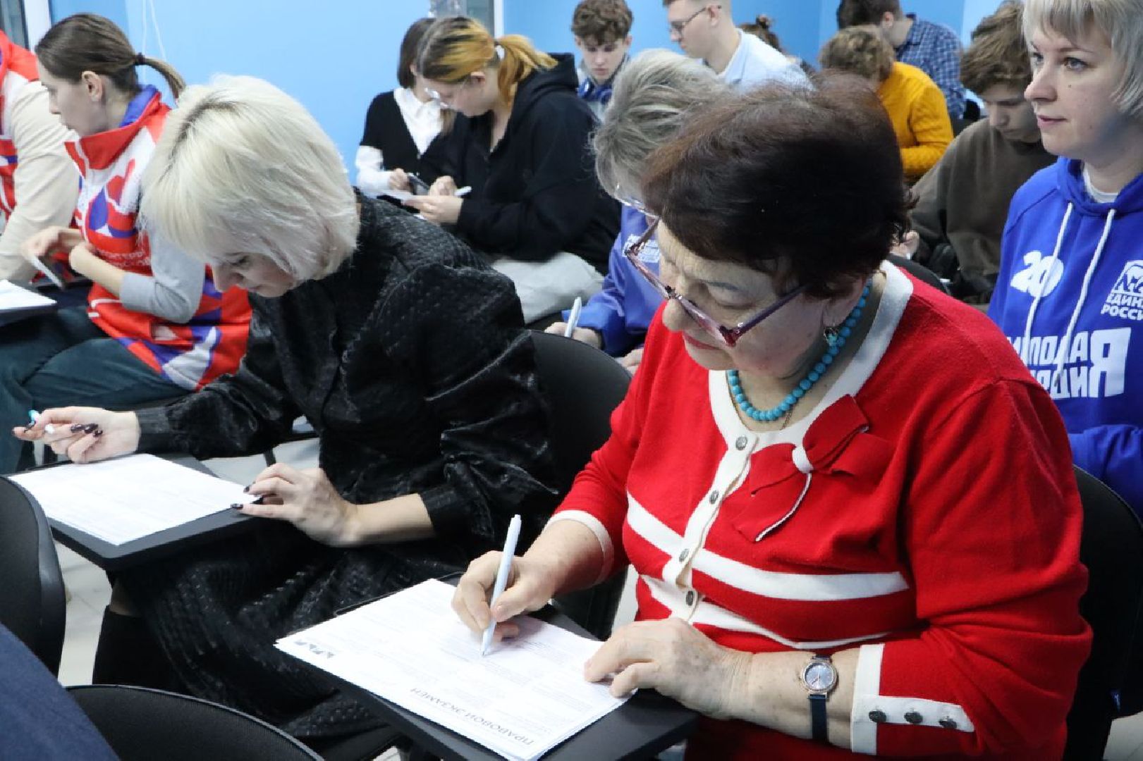 могок, серебряные пруды,     молодежный парламент, правовой экзамен день конституции рф,