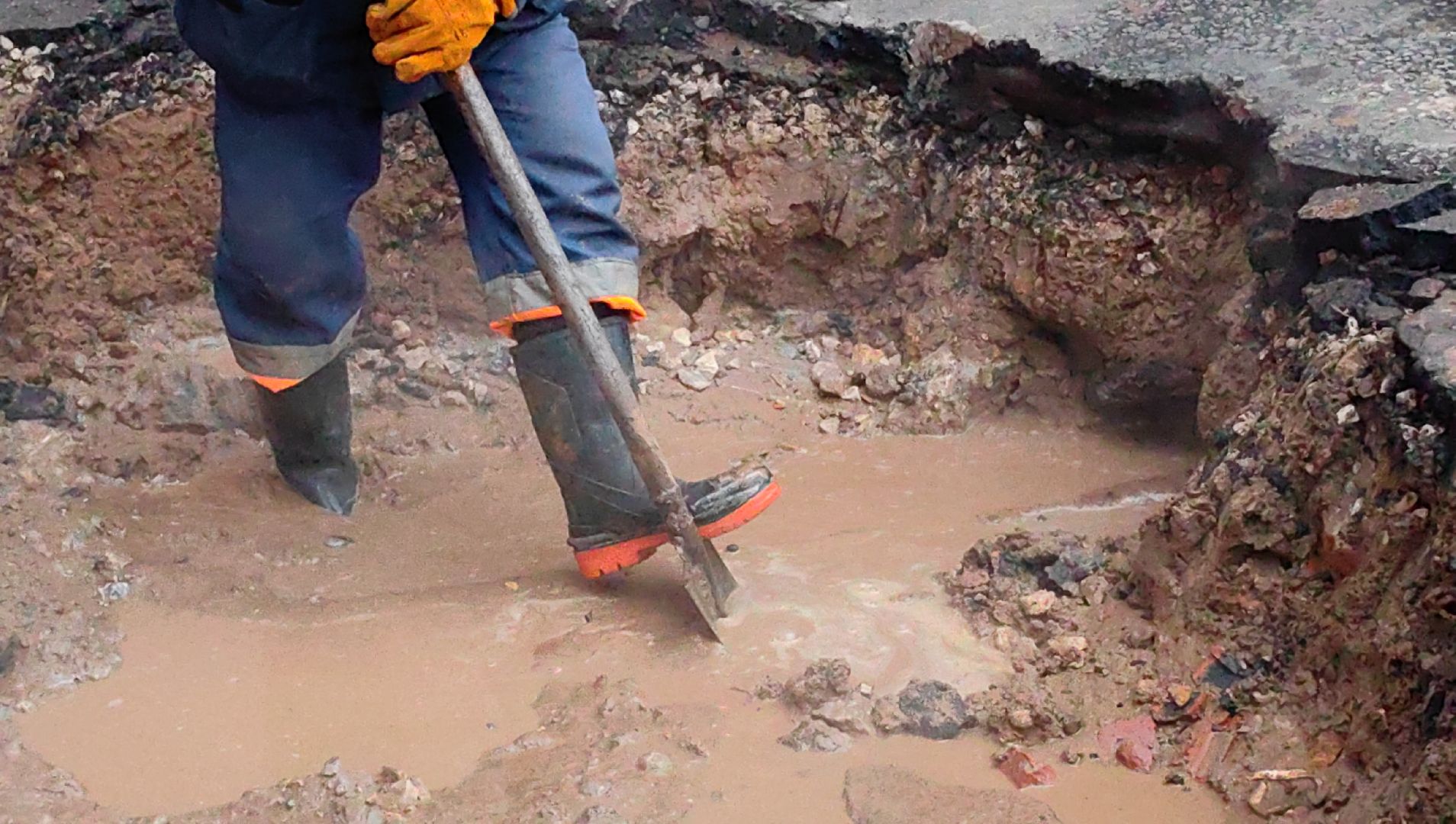 труба, горячая вода, отопление, бригада, водоканал,