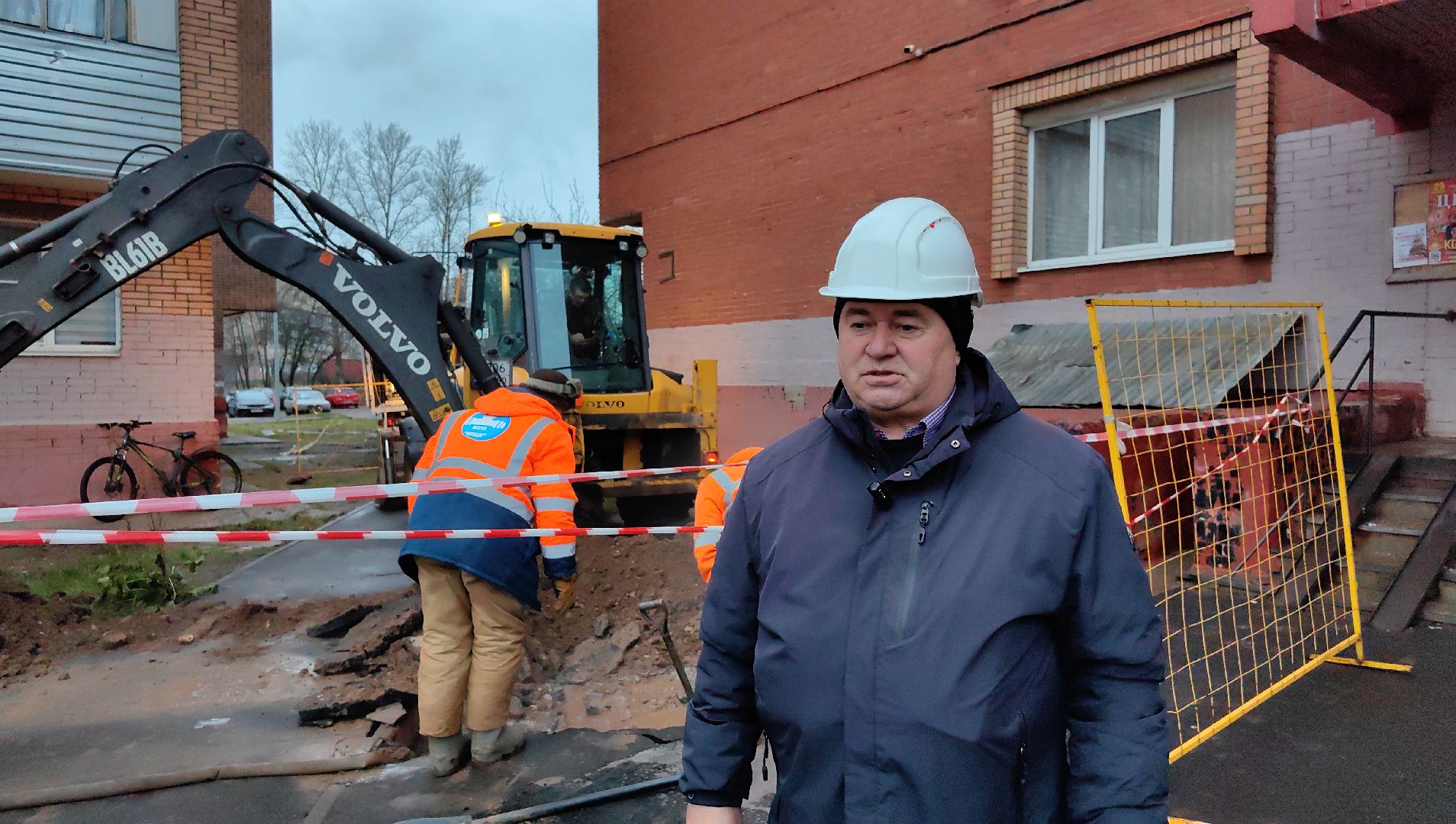 труба, горячая вода, отопление, бригада, водоканал,