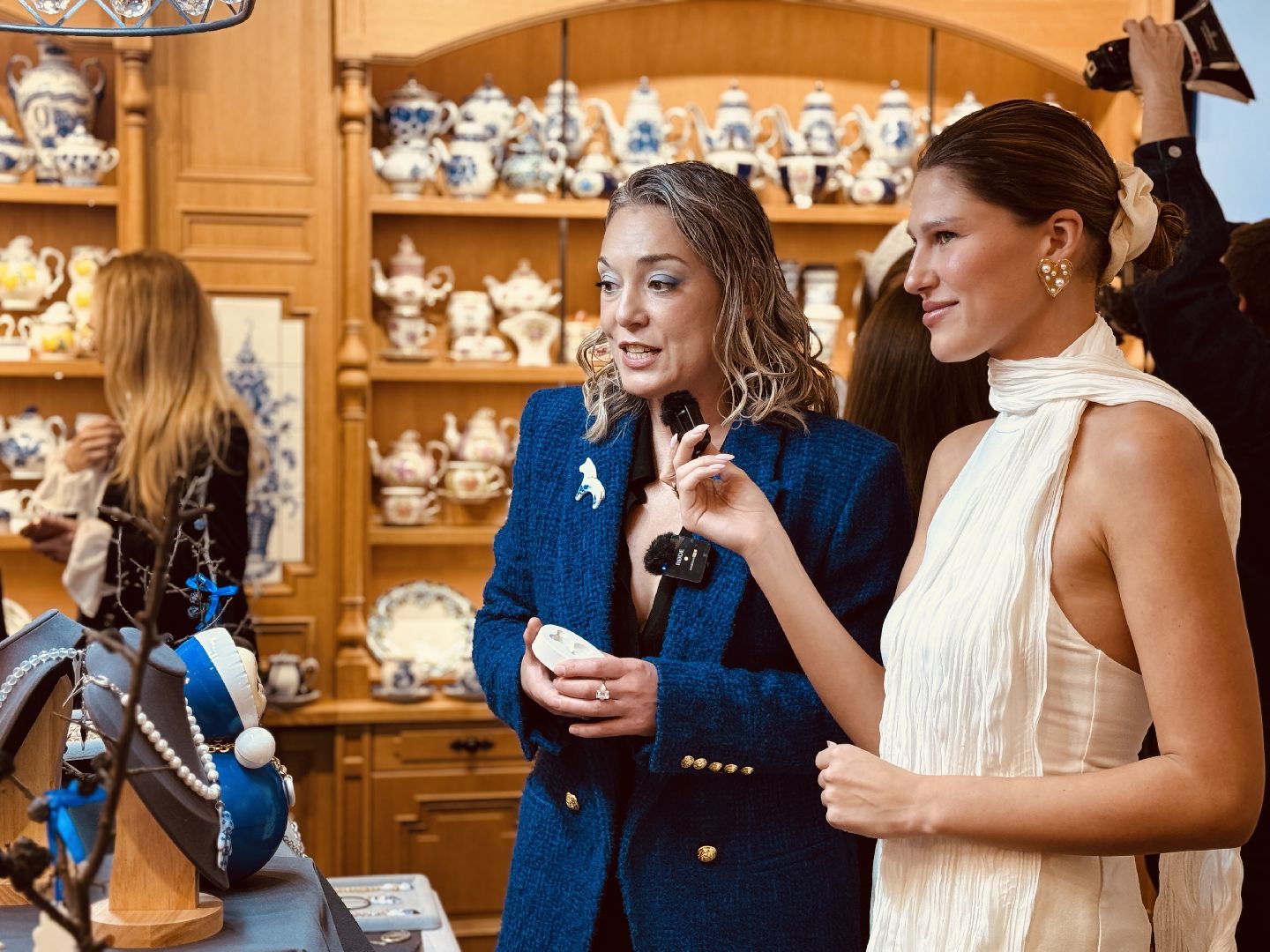 гжель, гжельский фарфоровый завод, современная гжель, декоративно-прикладное искусство, народный художественный промысел, промыслы, коллаборация промысла, коллаборация гжель,