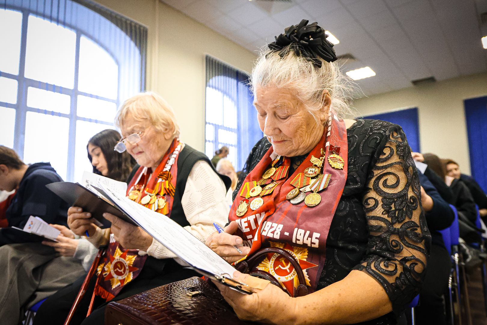 клин,  молодежь, образование, день конституции рф,