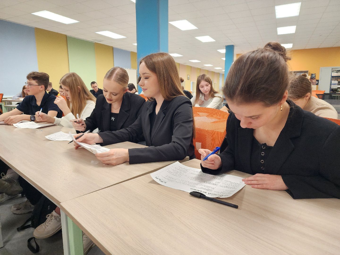 Павловский Посад , Конституция , Школа,