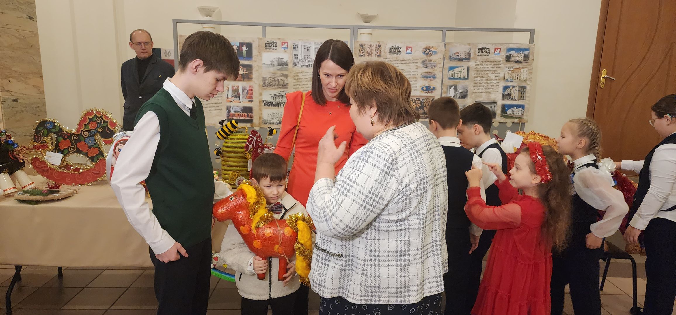 долгопрудный, елочные игрушки, новогодняя игрушка, символ года, лошадь, конкурс,