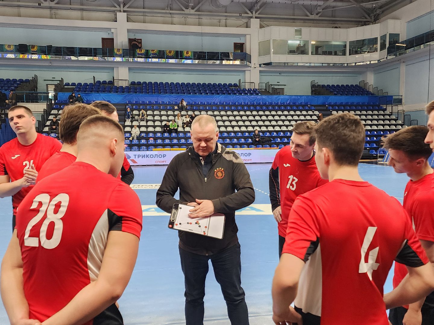 чехов,дворец спорта олимпийский, любительский турнир по гандболу, герои города, любители и профессионалы, разные возрастные категории, рекордное количество команд, круговая система, отборочные игры,  матчи плей-офф, расписание игр, чеховские медведи,крупнейший в россии турнир, всероссийские соревнования по гандболу, министерство спорта и туризма подмосковья,