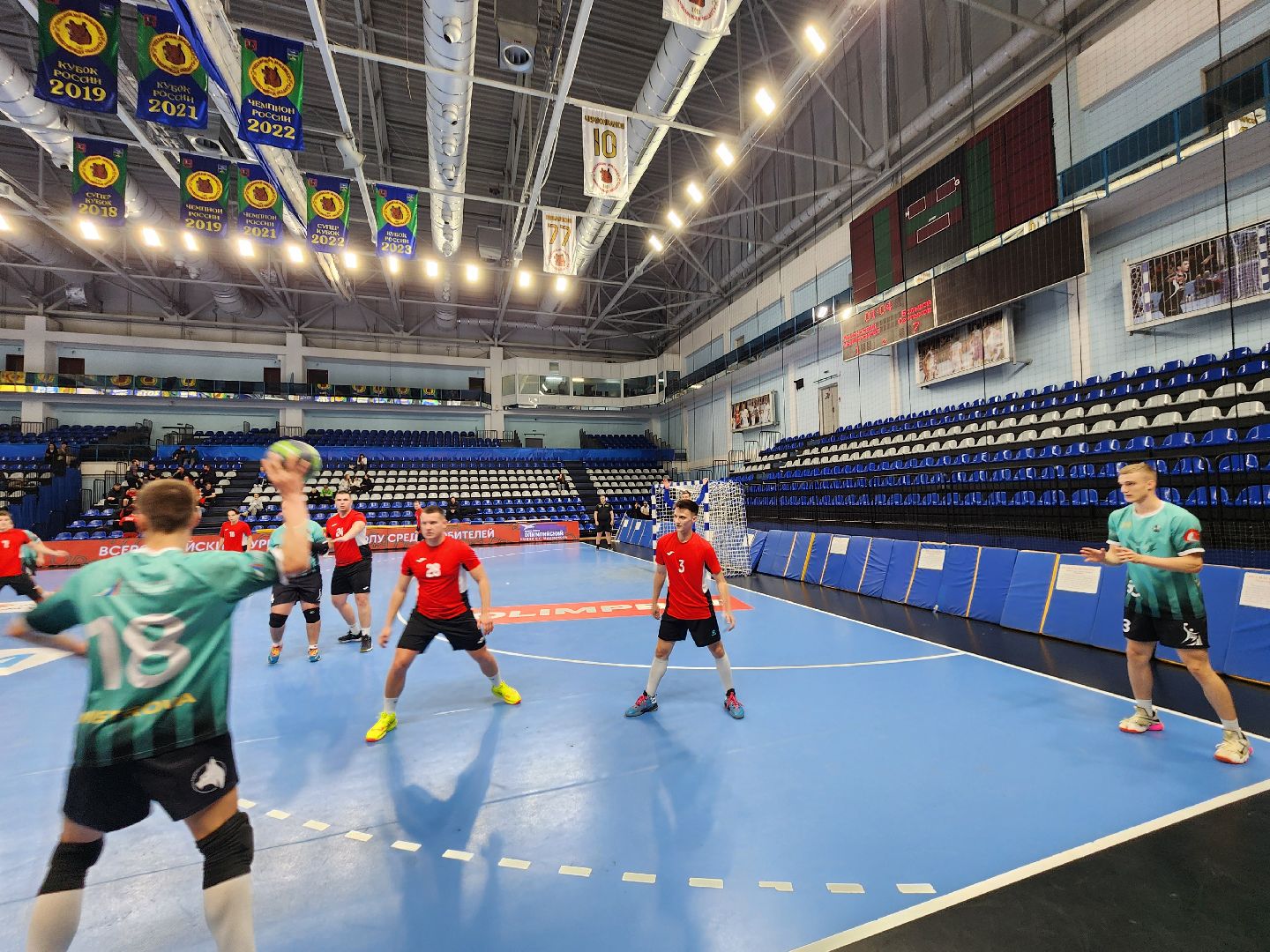 чехов,дворец спорта олимпийский, любительский турнир по гандболу, герои города, любители и профессионалы, разные возрастные категории, рекордное количество команд, круговая система, отборочные игры,  матчи плей-офф, расписание игр, чеховские медведи,крупнейший в россии турнир, всероссийские соревнования по гандболу, министерство спорта и туризма подмосковья,