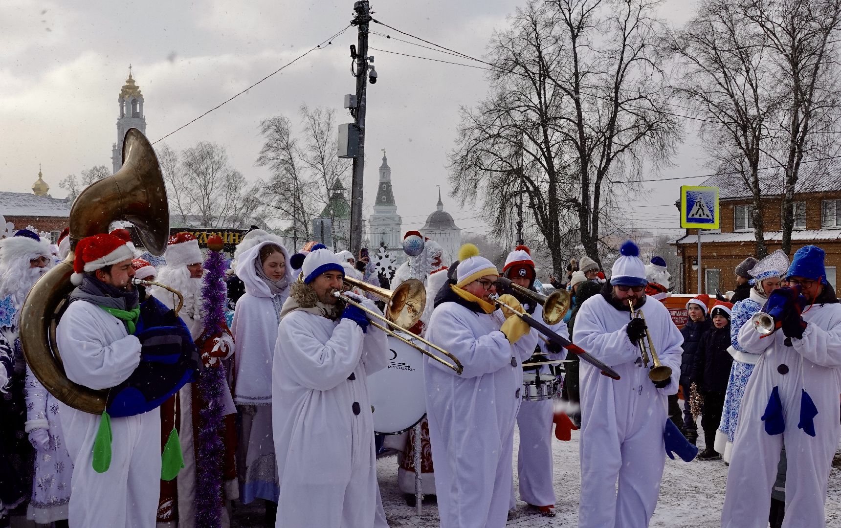 зима в подмосковье , сергиев посад , сергиево-посадский городской округ, парад дедов морозов  , новый год,