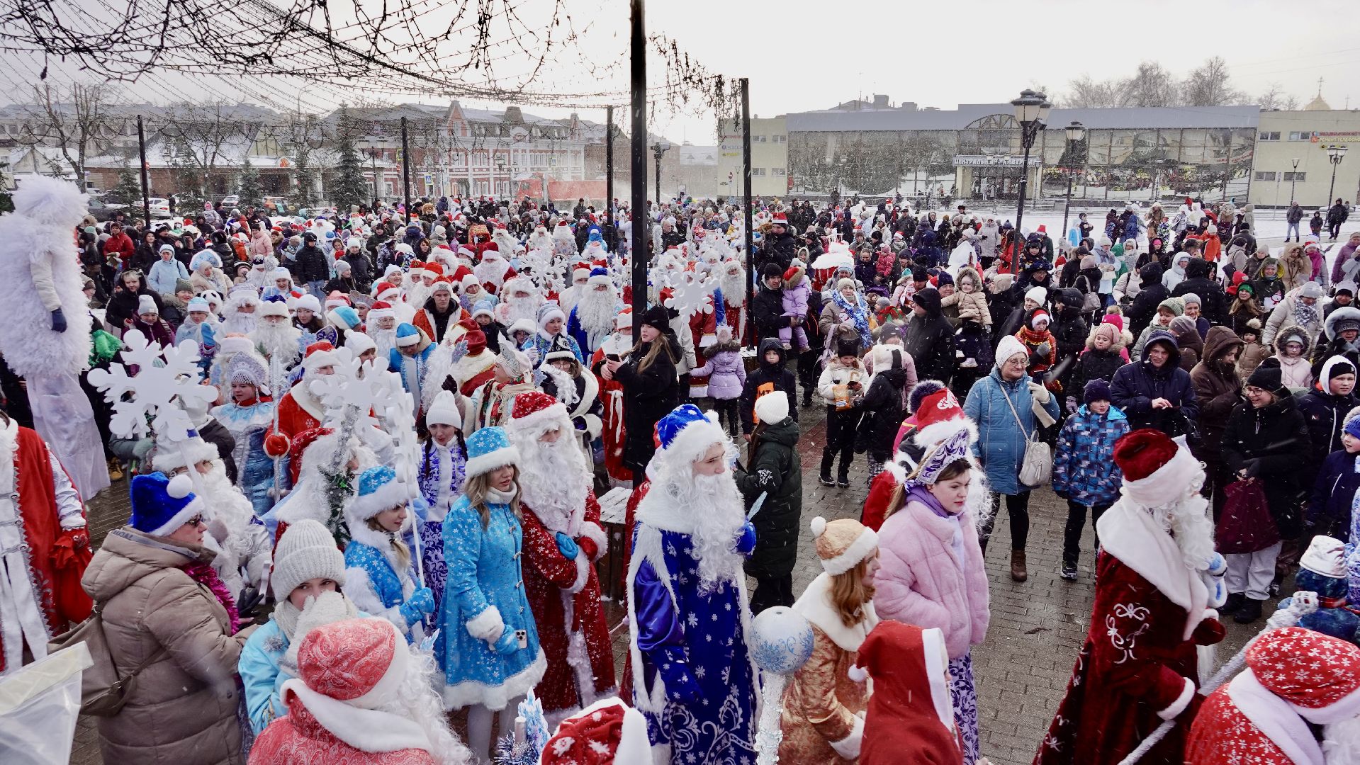 зима в подмосковье , сергиев посад , сергиево-посадский городской округ, парад дедов морозов  , новый год,