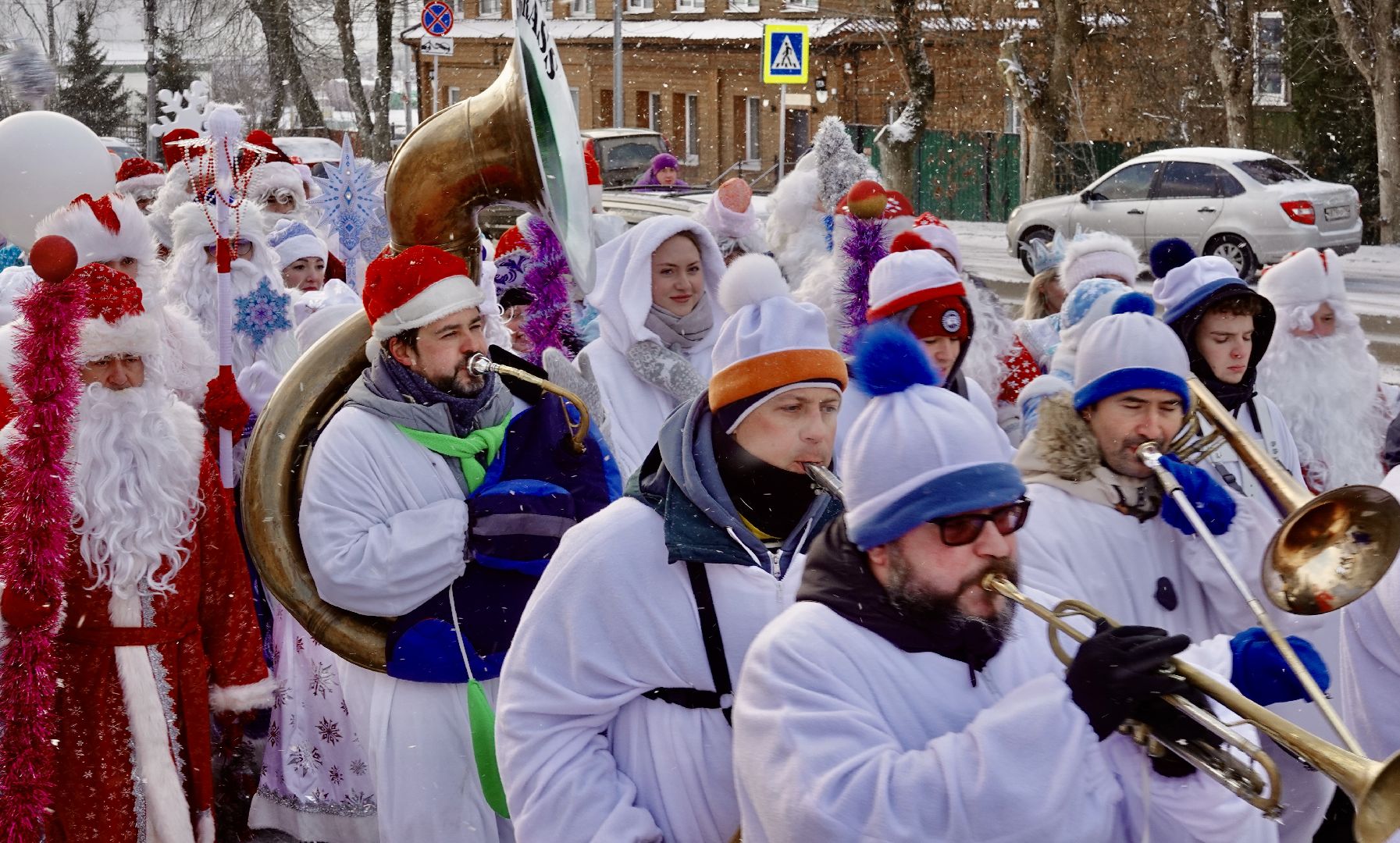 зима в подмосковье , сергиев посад , сергиево-посадский городской округ, парад дедов морозов  , новый год,