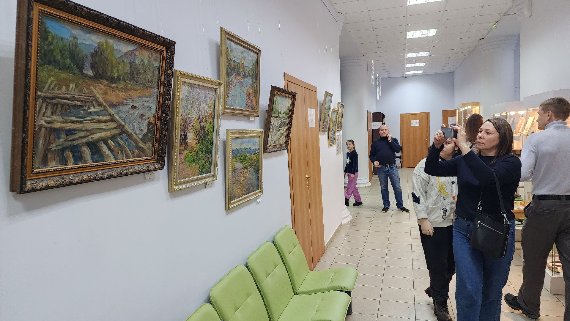 волоколамск, волоколамская библиотека, выставка картин,