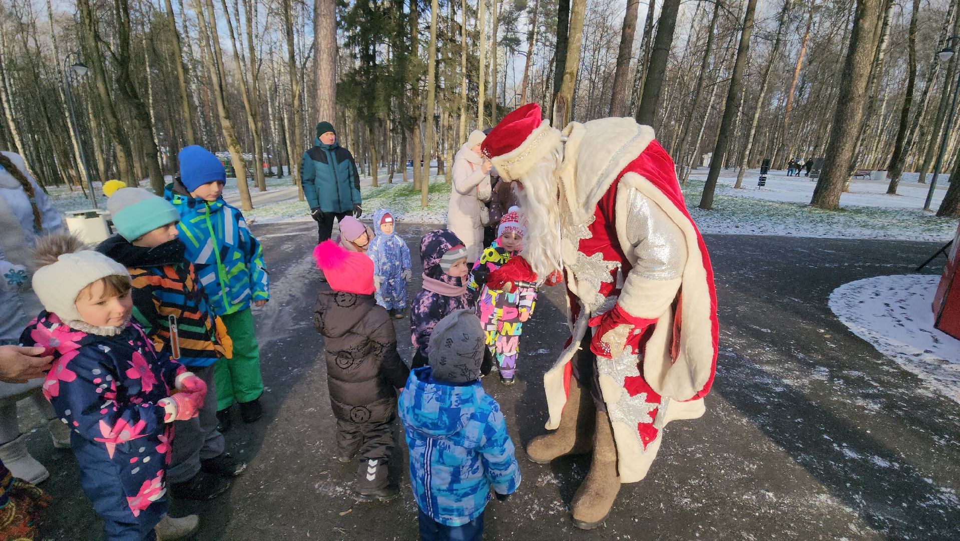 зима в  подмосковье, красногорск, дед мороз, городской парк,