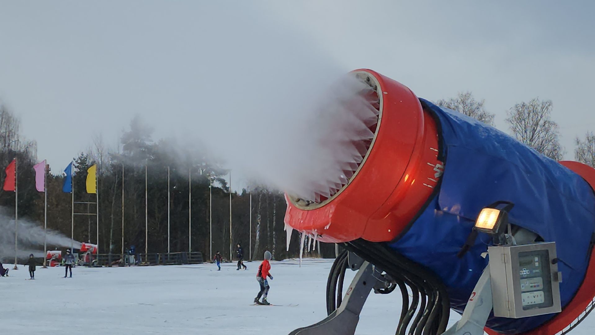лыжный стадион, снеговые пушки, зима в  подмосковье, красногорск,