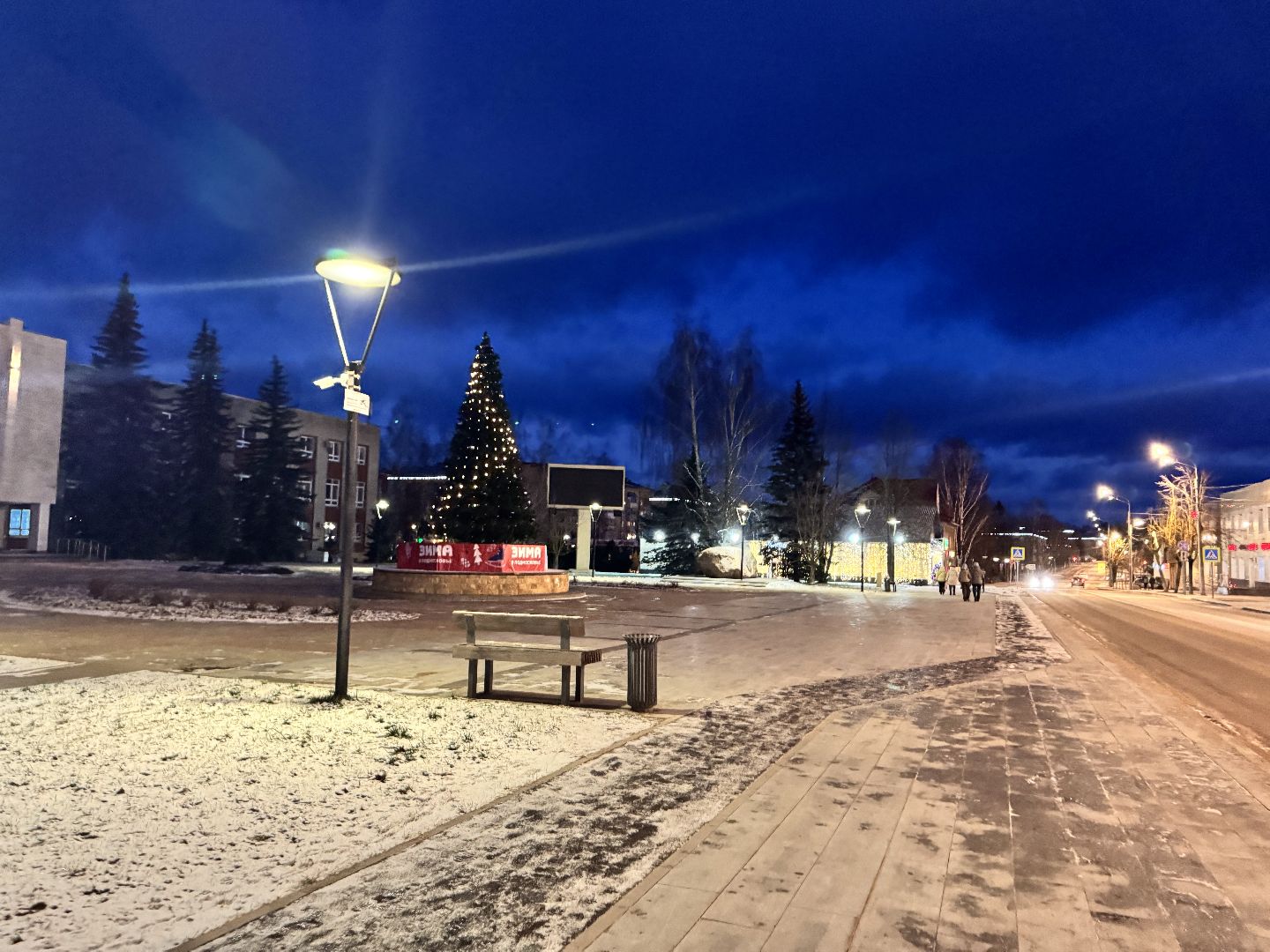 шаховская школа, новогодние украшения, зима в  подмосковье,