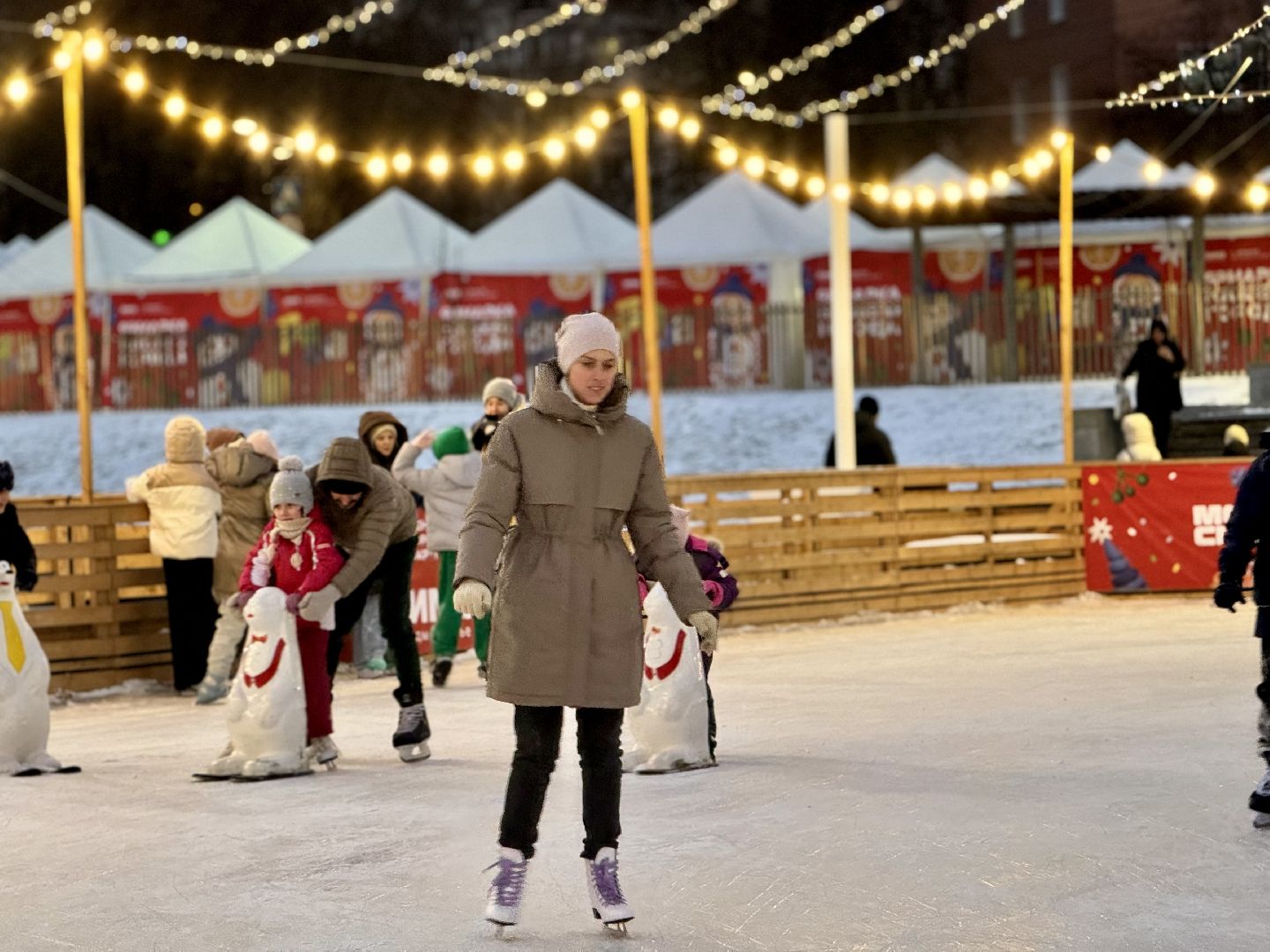 каток в видном, ленинский городской округ, зима в  подмосковье,