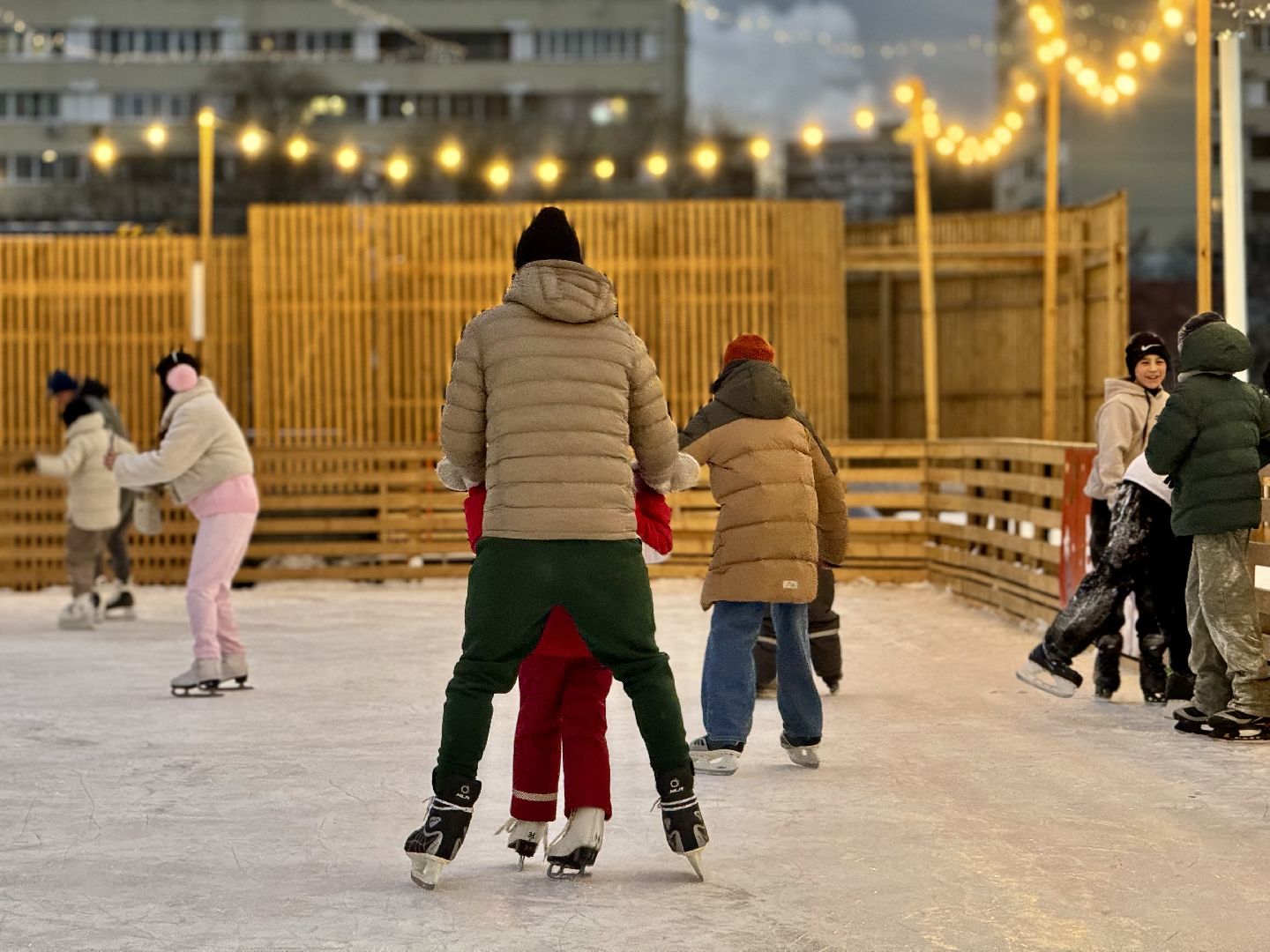 каток в видном, ленинский городской округ, зима в  подмосковье,