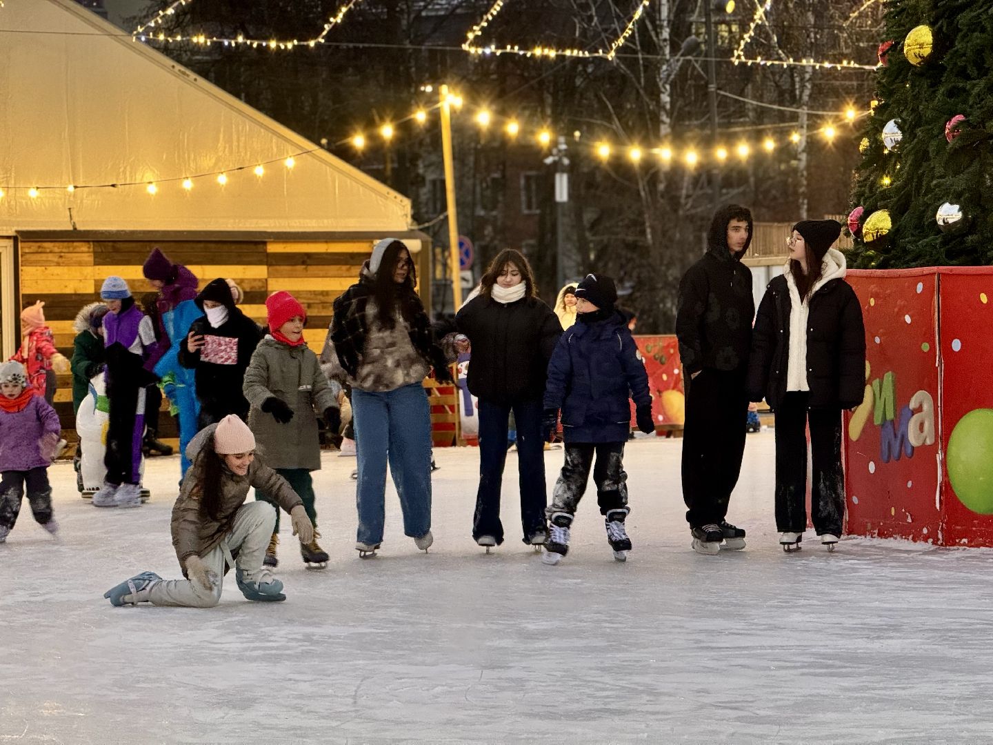 каток в видном, ленинский городской округ, зима в  подмосковье,