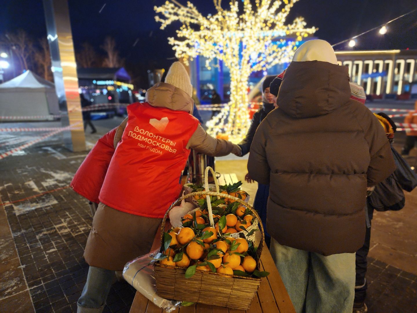 королёв, мандариновый забег в королеве, зима в подмосковье, спорт,