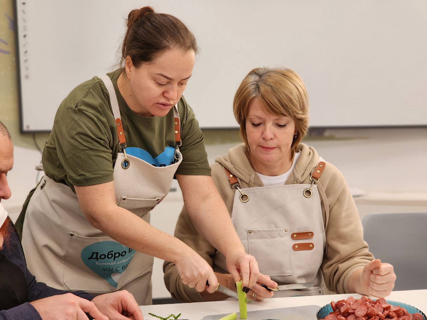 сергиев посад, сергиево-посадский городской округ, центр мещерякова, кулинарный мастер-класс, группа дюна, виктор рыбин, наталья сенчукова, концерт для бойцов, ветераны сво, реабилитация участников  сергиев посад, реабилитация участников сво, реабилитационный центр,добро вера, волонтеры,