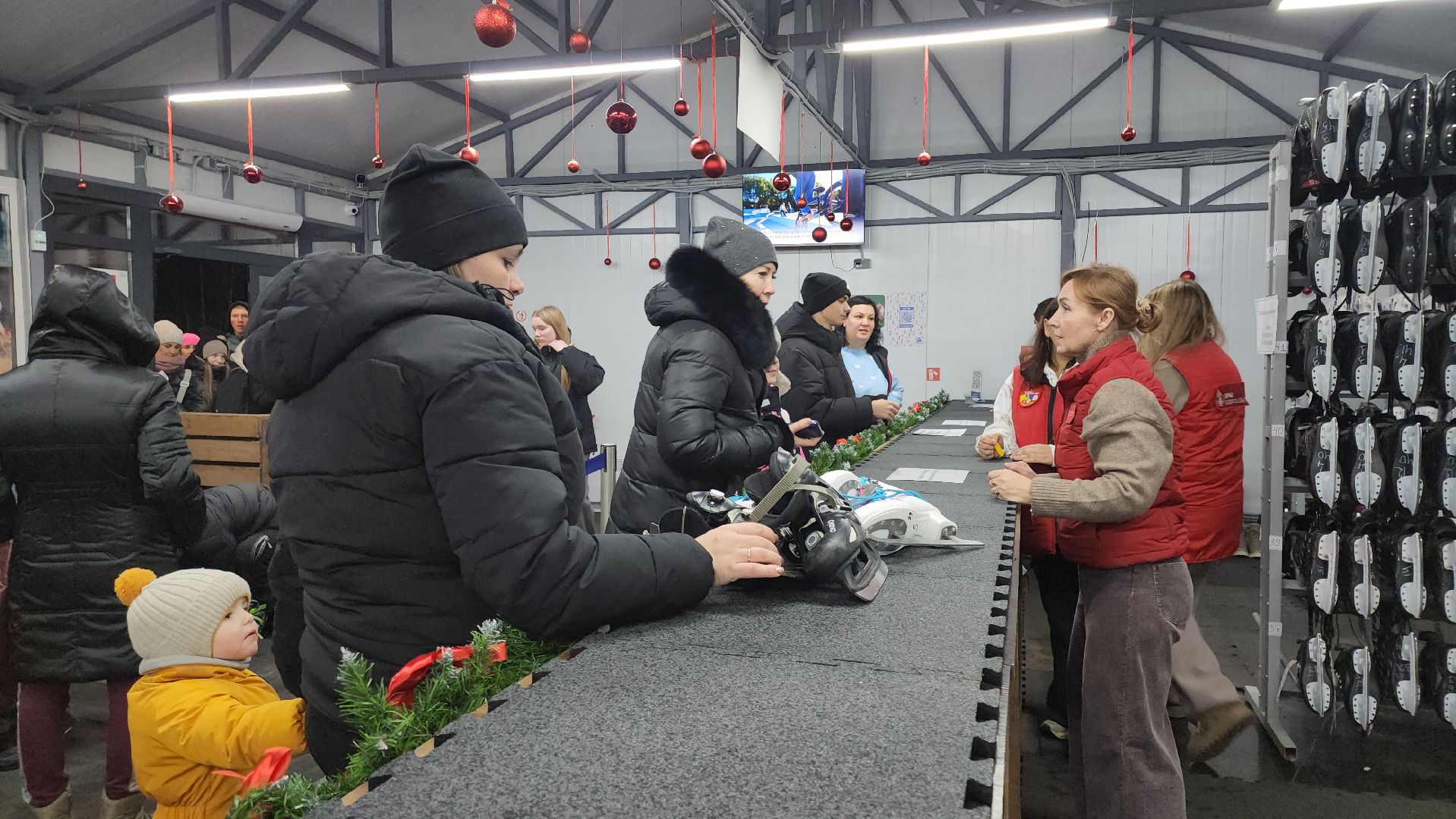 ступино, парк имени островского, каток, коньки, прокат,