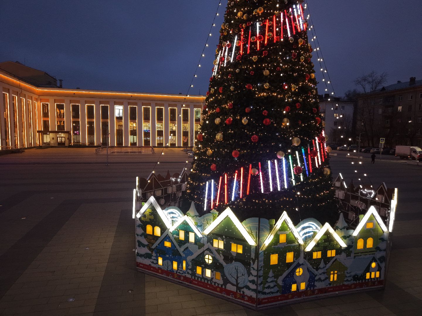 видео с коптера, елка в королеве, новогодняя елка на центральной площади королева,