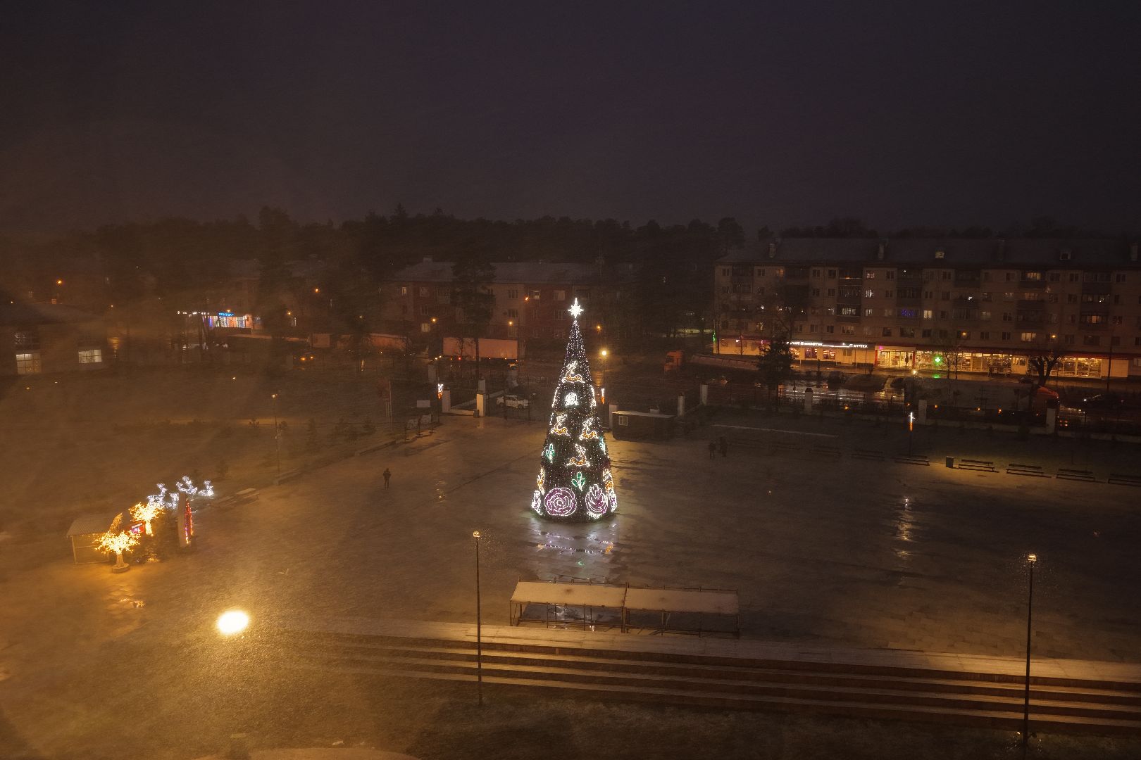 видео с коптера, новогодняя елка , елка в ликино-дулево,