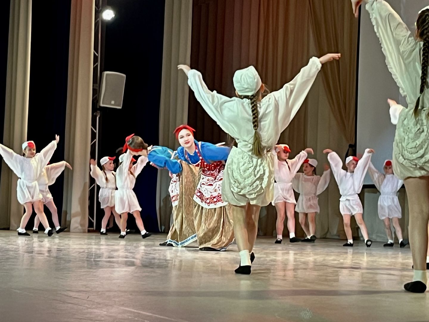 Наро-Фоминск, Наро-Фоминский городской округ. танец, культура Подмосковья, Веселинка, ансамбль танца