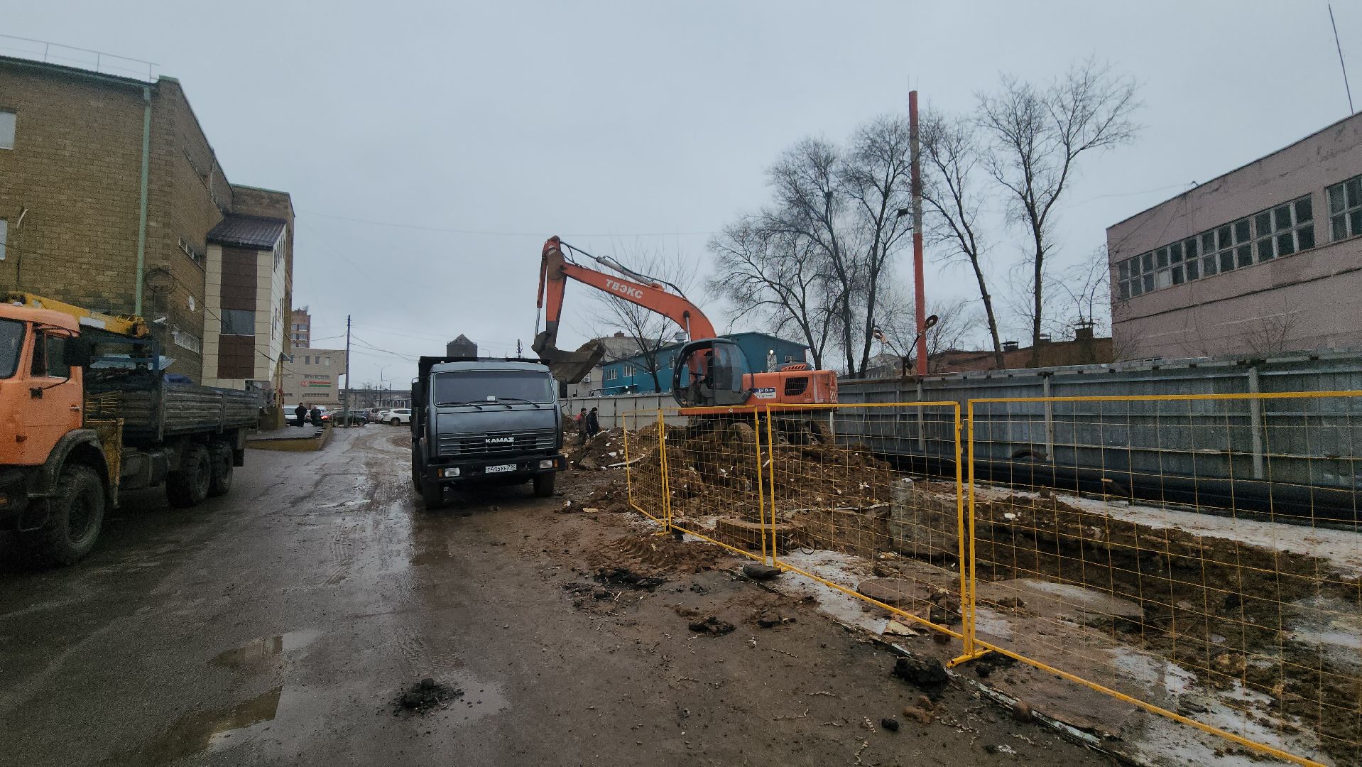 серпухов, торговые рядя на водонапорной улице, демонтаж трубы в серпухове, рынок труба в серпухове ,