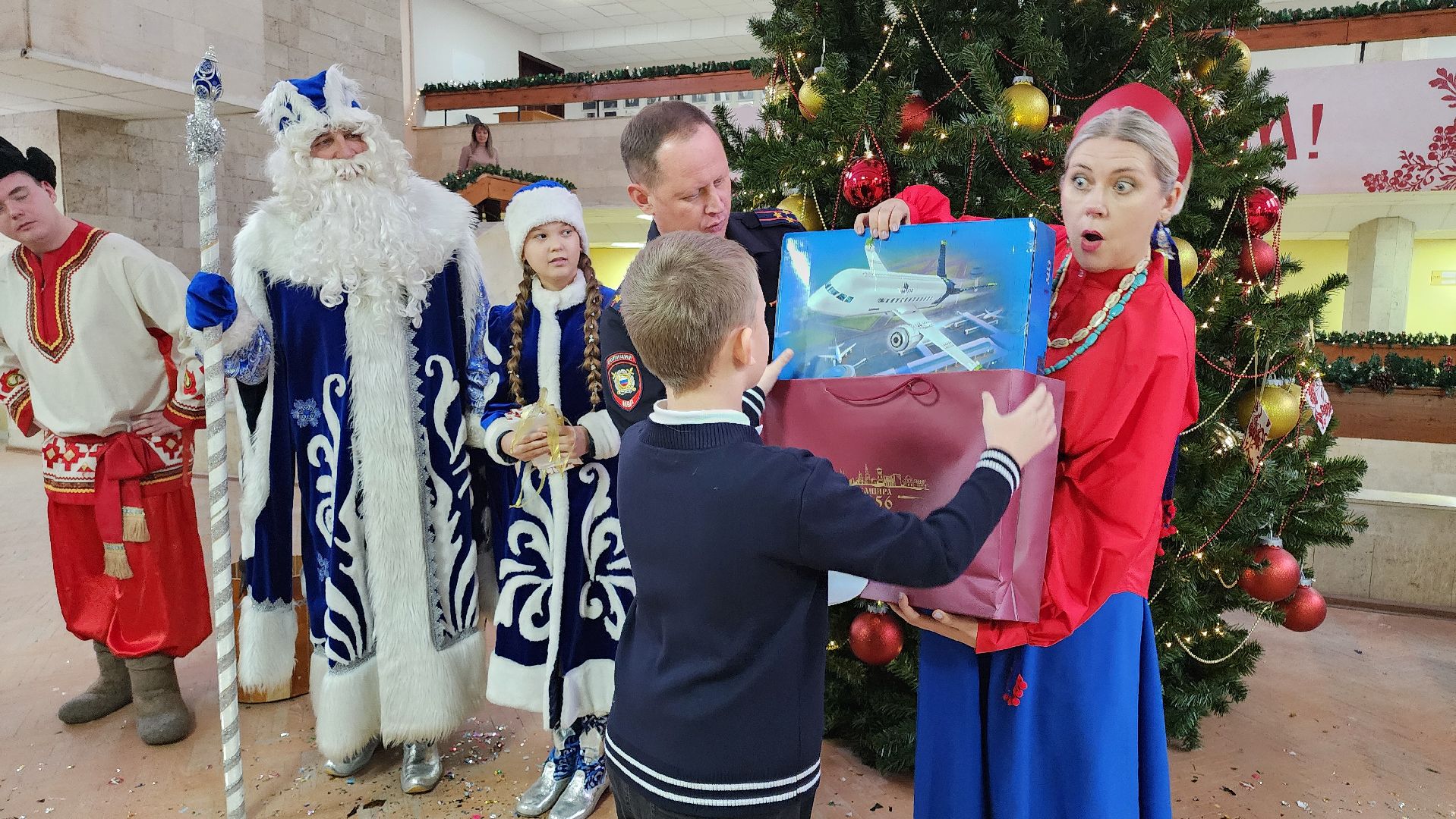 кашира, новый год, благотворительная акция, елка желаний, дети, многодетная семья,