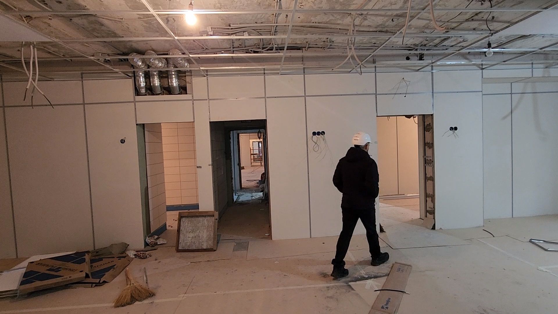 чехов,улица ильича 34а, детсад, дошкольное отделение, лицей 4, капитальный ремонт, капремонт здания, реконструкция, внутренняя отделка помещений, ремонт стен и потолков, замена окон и дверей, монтаж полов, радиаторы отопления, внутренние инженерные сети, слаботочные сети, укладка плитки,финишная отделка, госпрограмма московской области,