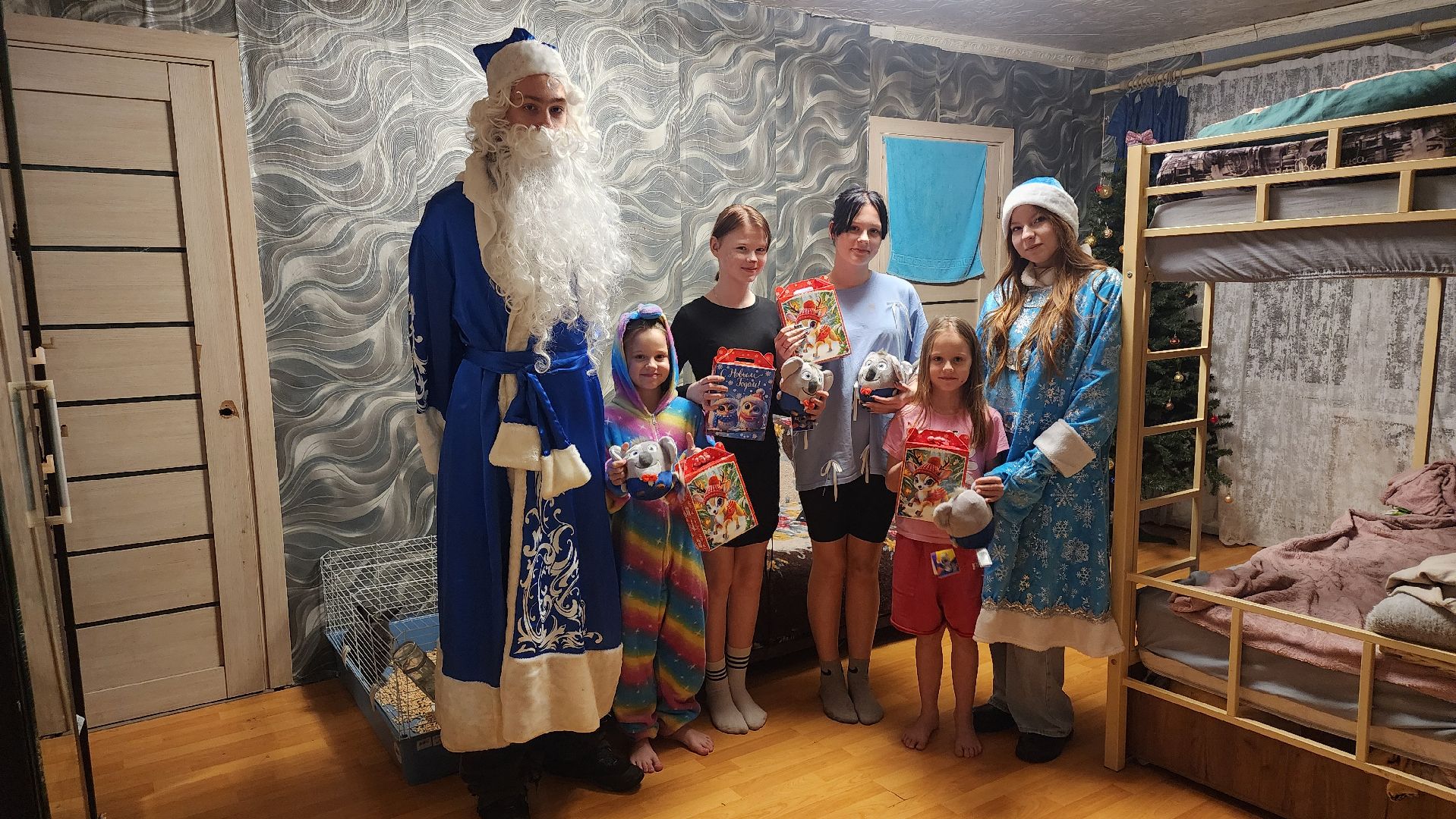 кашира, новый год, дед мороз, волонтеры, многодетные семьи,