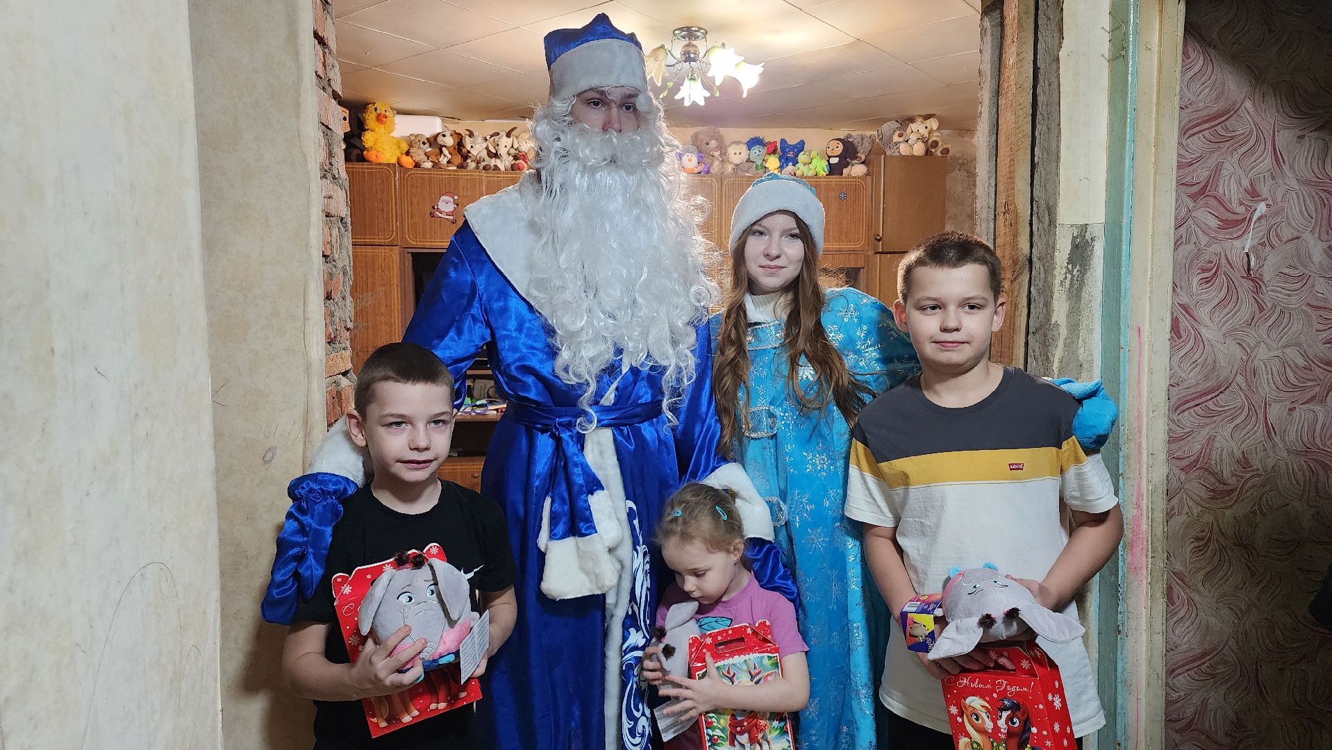 кашира, новый год, дед мороз, волонтеры, многодетные семьи,