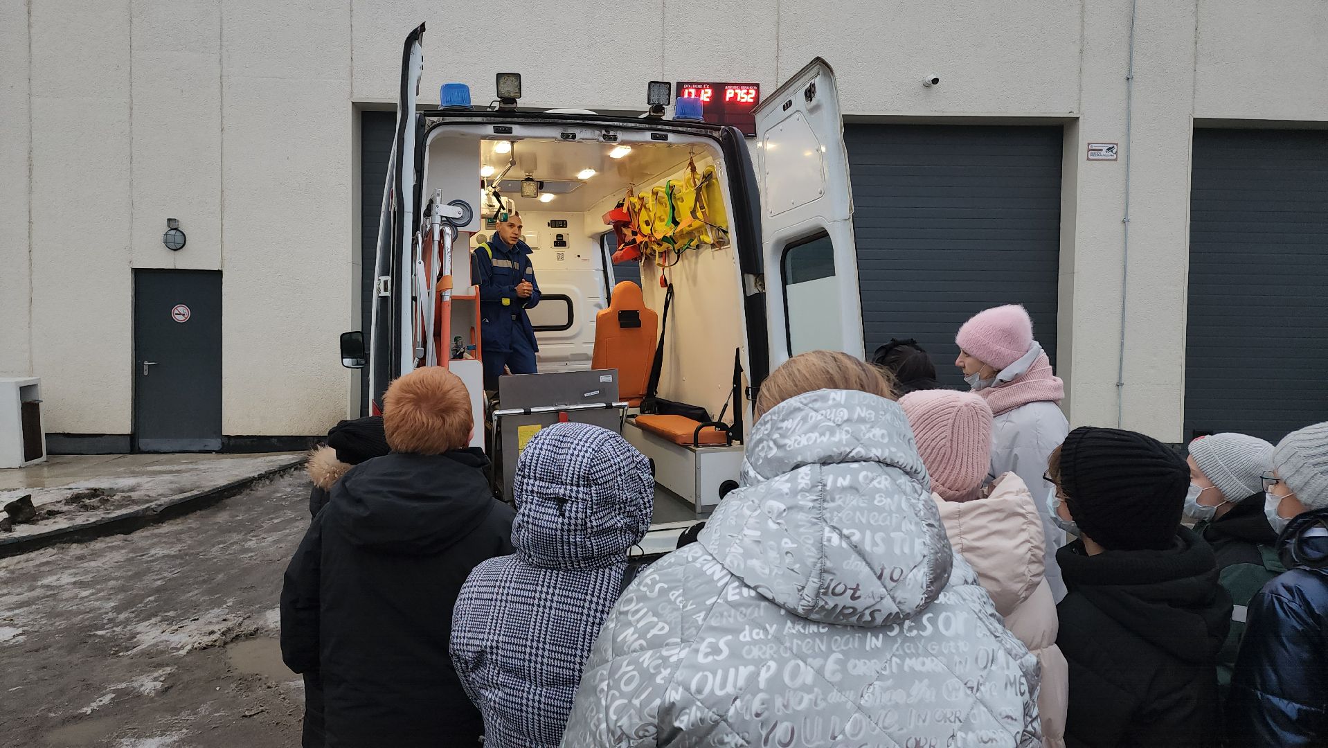 кашира, скорая помощь, волонтеры подмосковья, экскурсия, школьники,