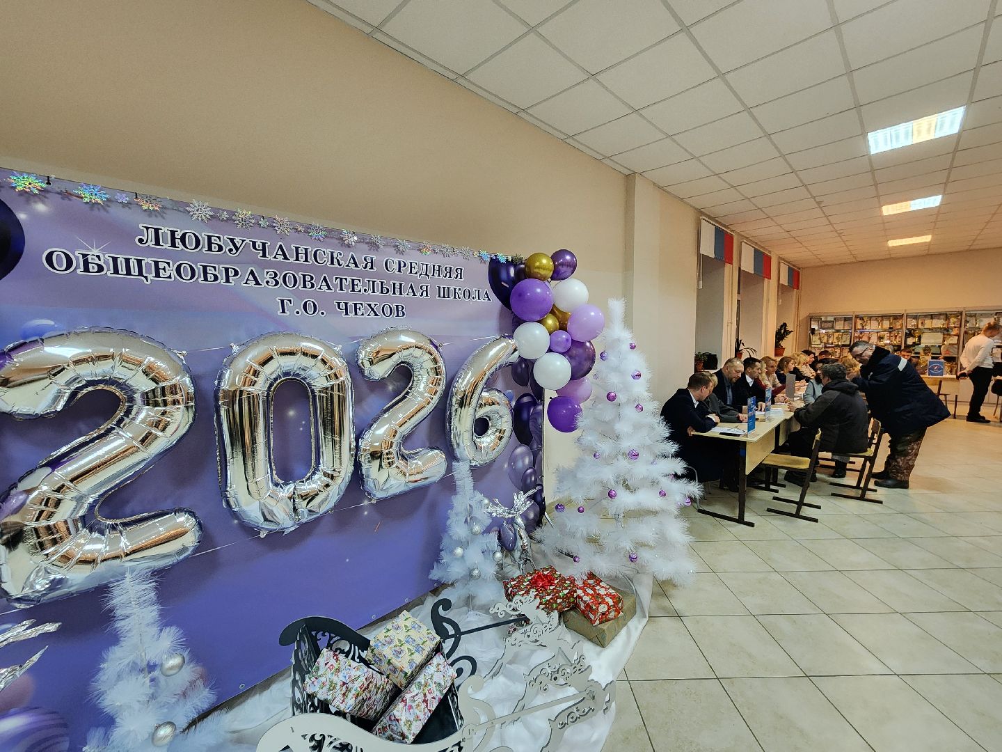 чехов, поселок любучаны, выездная администрация, встреча с жителями, обращения граждан, мемориал воинской славы, памятник, благоустройство территории, освещение, лавочки и урны, реставрация памятника, лариса новикова, александр тетерин, управление благоустройства, глава округа михаил собакин,