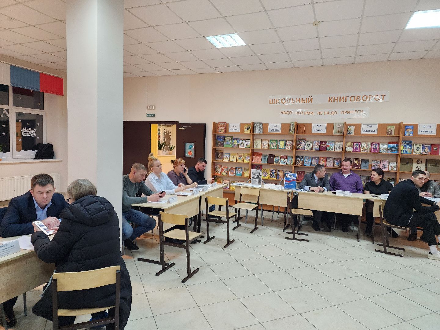 чехов, поселок любучаны, выездная администрация, встреча с жителями, обращения граждан, мемориал воинской славы, памятник, благоустройство территории, освещение, лавочки и урны, реставрация памятника, лариса новикова, александр тетерин, управление благоустройства, глава округа михаил собакин,