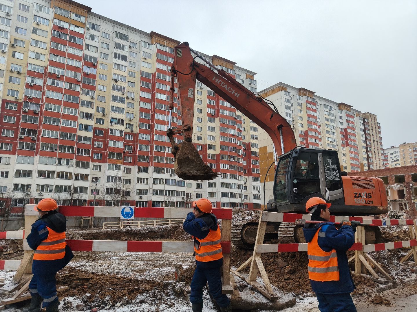внииссок,стройка детсада, детский сад, демонтаж здания,