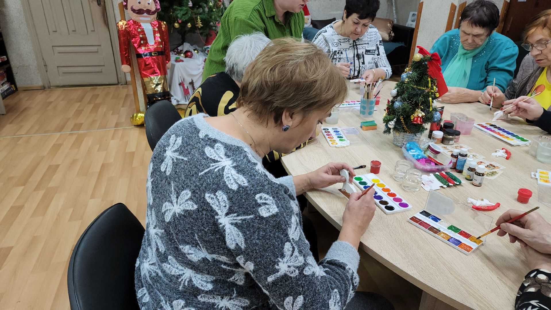 кашира, активное долголетие, мастер-класс, поделки из гипса, новый год, символ года,