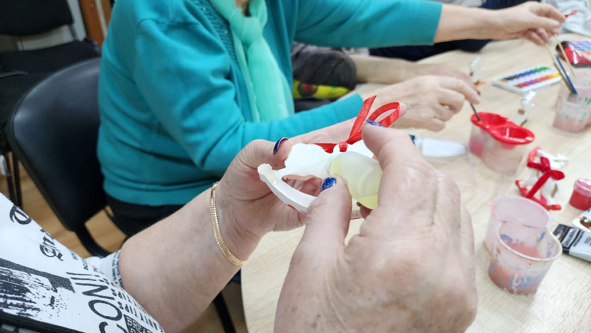 кашира, активное долголетие, мастер-класс, поделки из гипса, новый год, символ года,