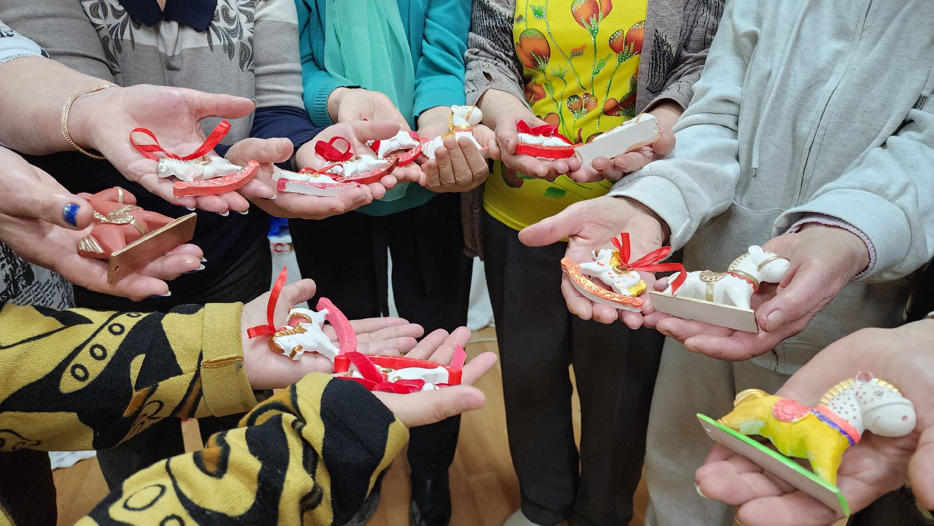 кашира, активное долголетие, мастер-класс, поделки из гипса, новый год, символ года,