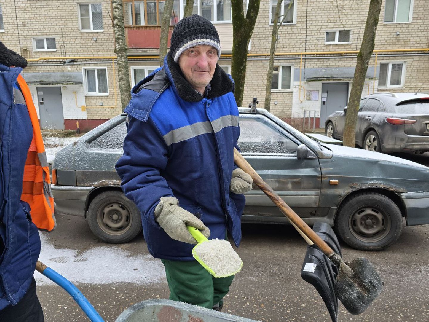 можайск, можайский муниципальный округ, подмосковье, жкх, коммунальщики , гололед, обработка территории , Единый дорожно-транспортный центр,