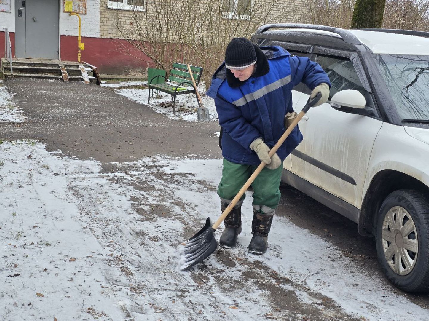 можайск, можайский муниципальный округ, подмосковье, жкх, коммунальщики , гололед, обработка территории , Единый дорожно-транспортный центр,