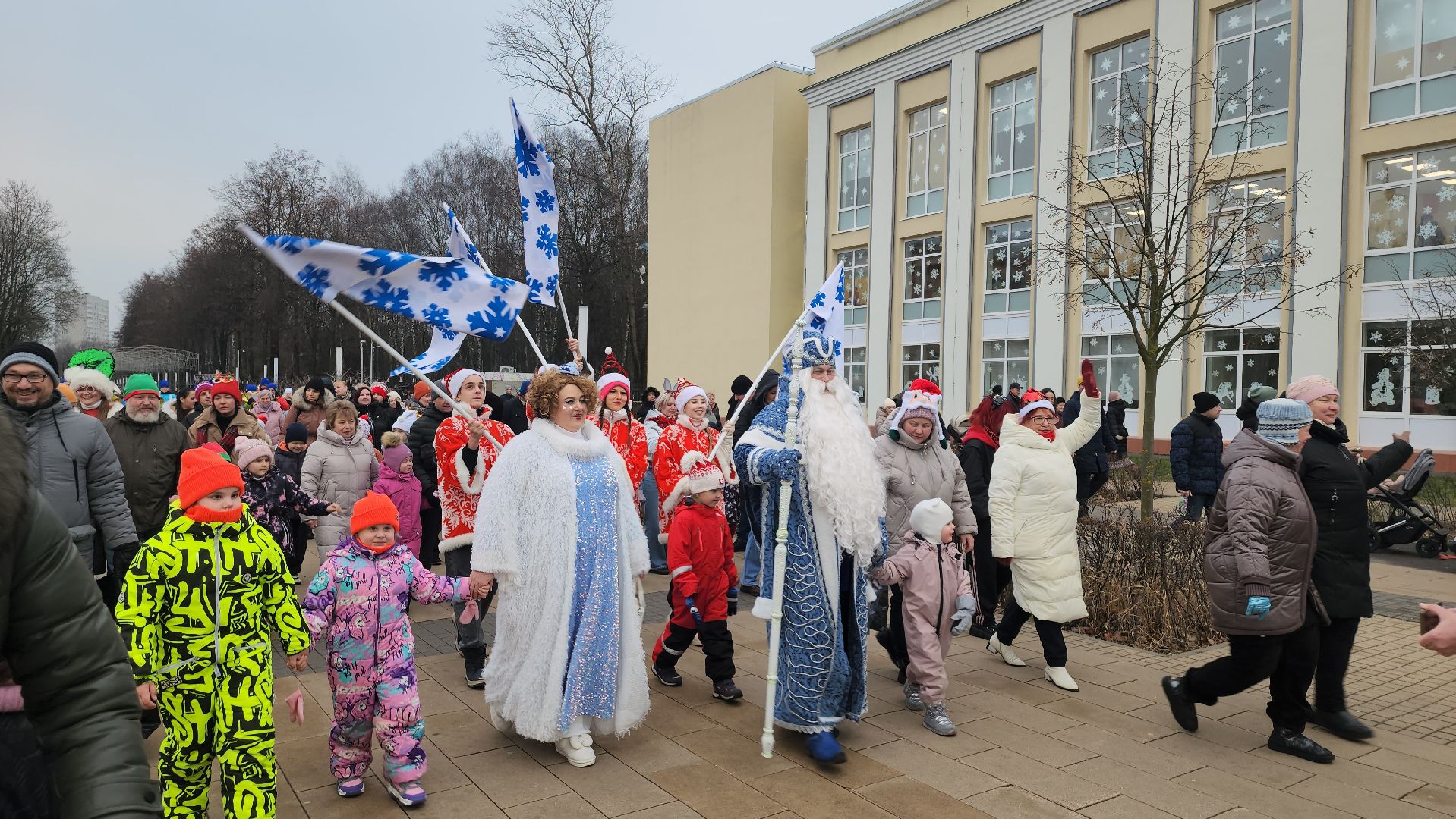 королёв, Слет дедов морозов, центральный парк,