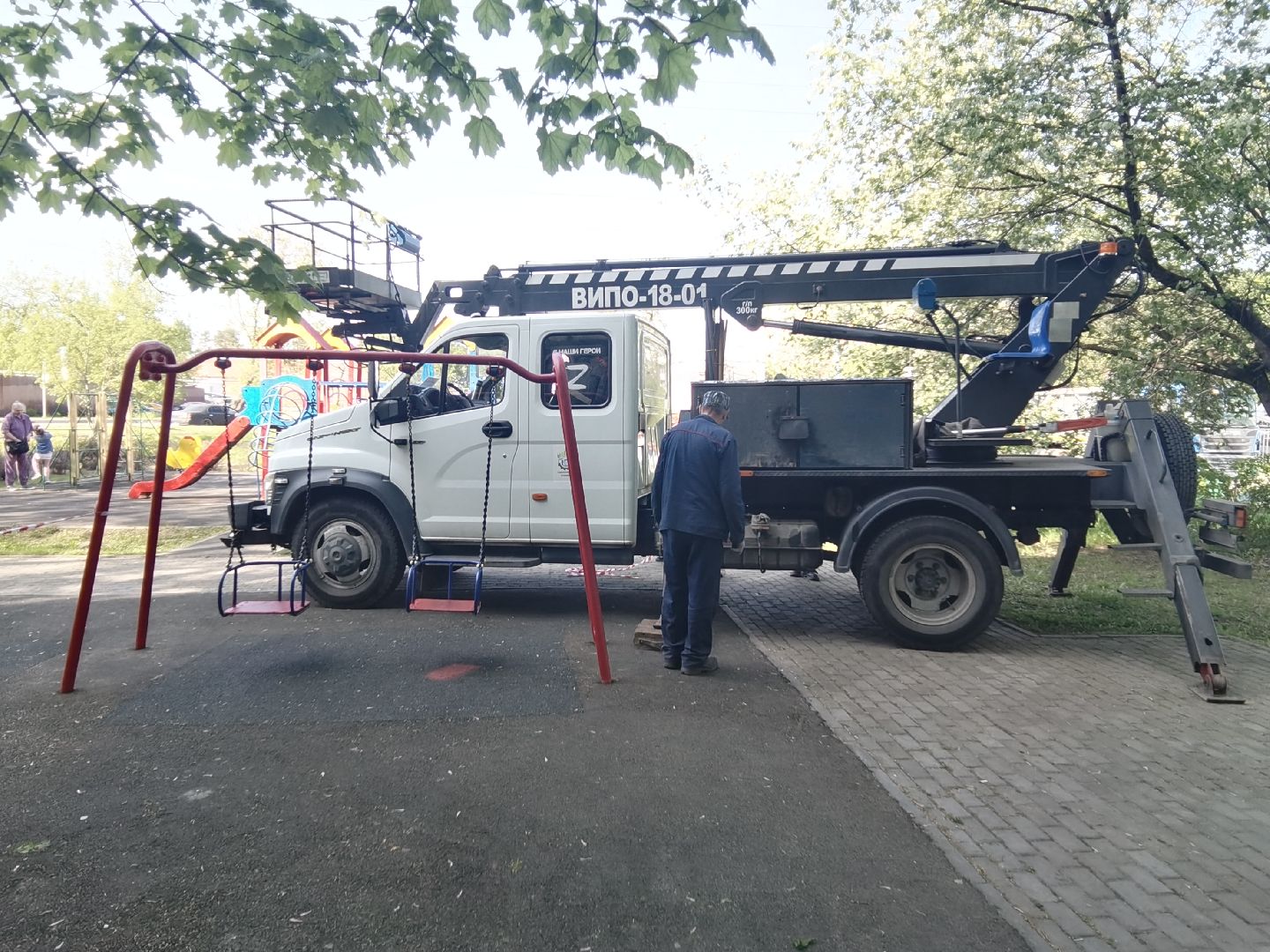 Балашиха, дерево, аварийное дерево, растения, улица Советская дом 24, Благоустройство, автовышка, бригада, спиливание веток, пень